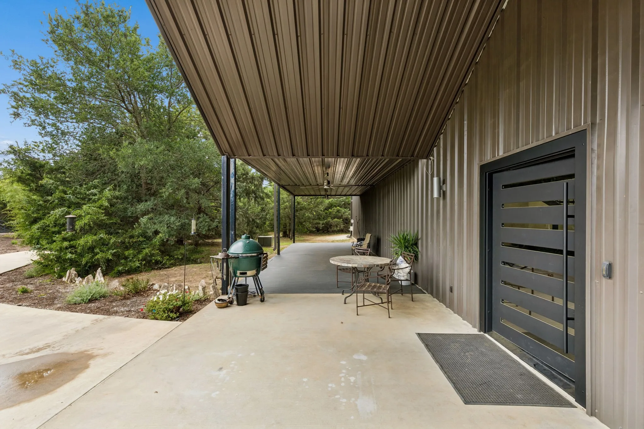 Single Family Residence For Sale in Cooke County , 1306 Morrow Road, Valley View, Texas 76272, 2 Bedrooms, 2 Bathrooms, Garage spaces, 3,999 Sqft, built in 2018, Price $2,800,000, mls#21283256, Real Estate Agent in Valley View, Homes For Sale in Cooke county, Homes For Sale in Valley View, Realtor in Valley View Texas, Real Estate Brokerage Independent Realty Texas, Luminita Cordes Realtor