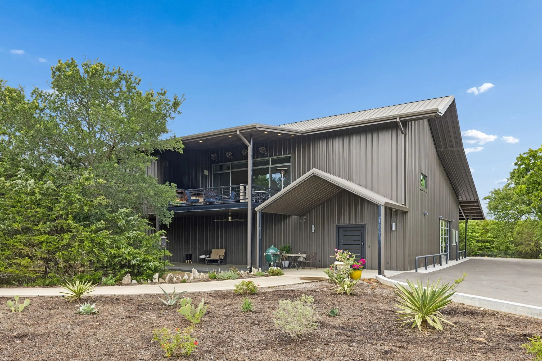 Single Family Residence For Sale in Cooke County , 1306 Morrow Road, Valley View, Texas 76272, 2 Bedrooms, 2 Bathrooms, Garage spaces, 3,999 Sqft, built in 2018, Price $2,800,000, mls#21283256, Real Estate Agent in Valley View, Homes For Sale in Cooke county, Homes For Sale in Valley View, Realtor in Valley View Texas, Real Estate Brokerage Independent Realty Texas, Luminita Cordes Realtor