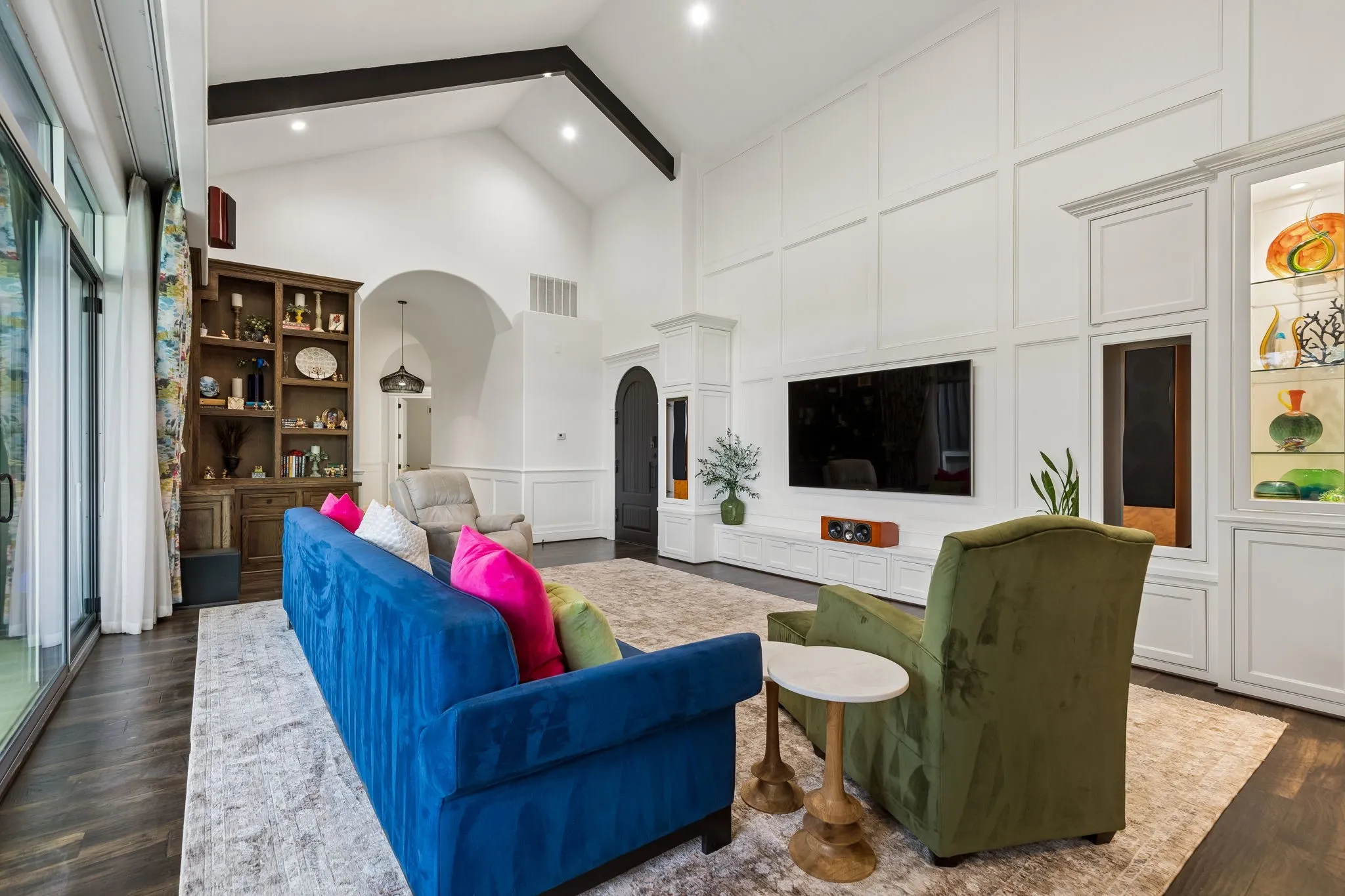 Single Family Residence For Sale in Cooke County , 1306 Morrow Road, Valley View, Texas 76272, 2 Bedrooms, 2 Bathrooms, Garage spaces, 3,999 Sqft, built in 2018, Price $2,800,000, mls#21283256, Real Estate Agent in Valley View, Homes For Sale in Cooke county, Homes For Sale in Valley View, Realtor in Valley View Texas, Real Estate Brokerage Independent Realty Texas, Luminita Cordes Realtor