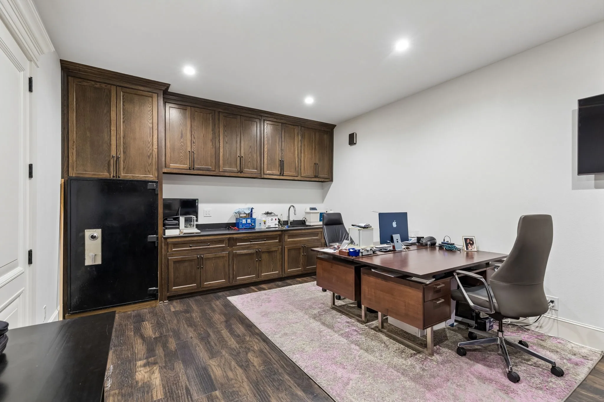 Single Family Residence For Sale in Cooke County , 1306 Morrow Road, Valley View, Texas 76272, 2 Bedrooms, 2 Bathrooms, Garage spaces, 3,999 Sqft, built in 2018, Price $2,800,000, mls#21283256, Real Estate Agent in Valley View, Homes For Sale in Cooke county, Homes For Sale in Valley View, Realtor in Valley View Texas, Real Estate Brokerage Independent Realty Texas, Luminita Cordes Realtor
