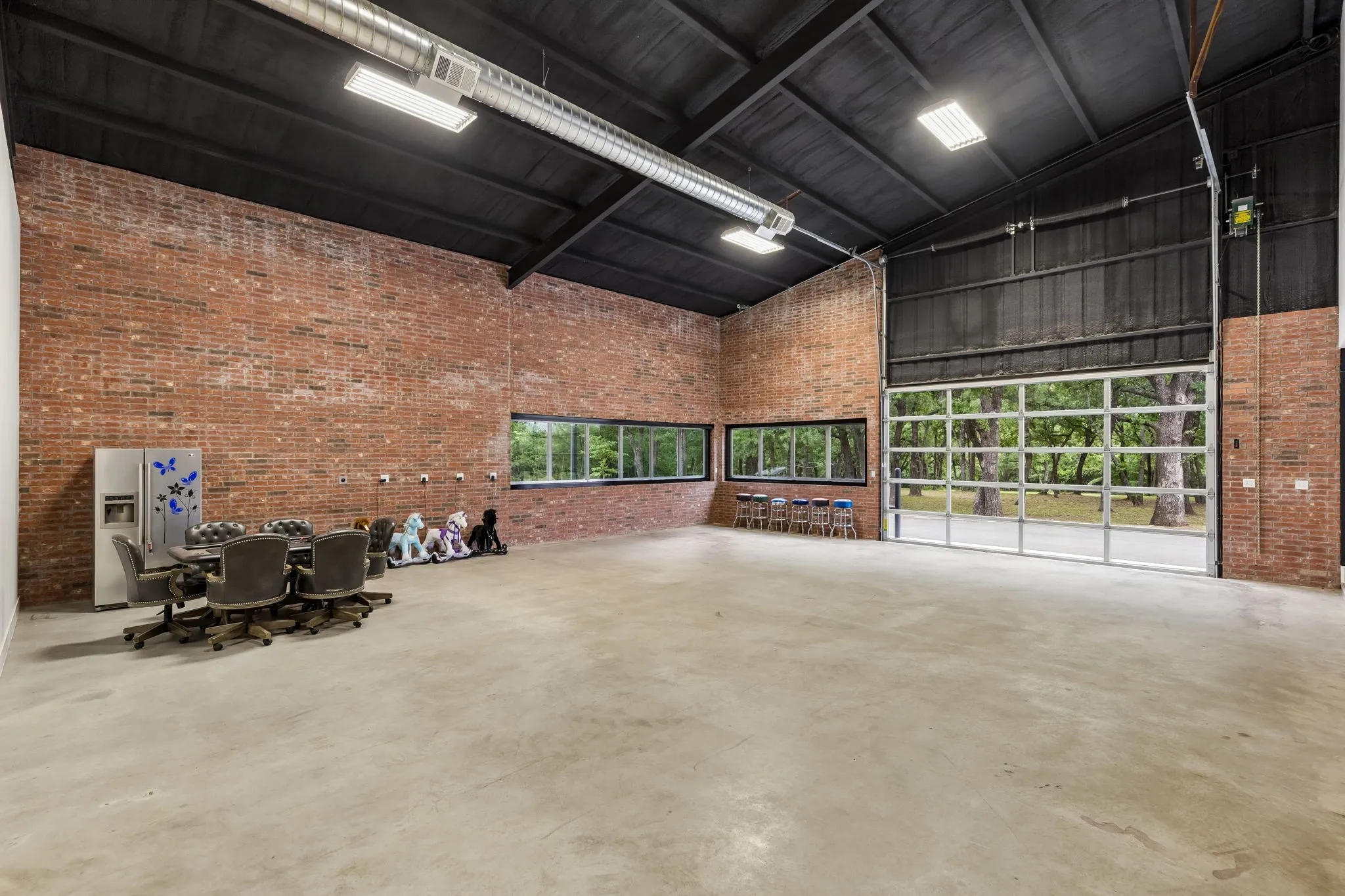 Single Family Residence For Sale in Cooke County , 1306 Morrow Road, Valley View, Texas 76272, 2 Bedrooms, 2 Bathrooms, Garage spaces, 3,999 Sqft, built in 2018, Price $2,800,000, mls#21283256, Real Estate Agent in Valley View, Homes For Sale in Cooke county, Homes For Sale in Valley View, Realtor in Valley View Texas, Real Estate Brokerage Independent Realty Texas, Luminita Cordes Realtor