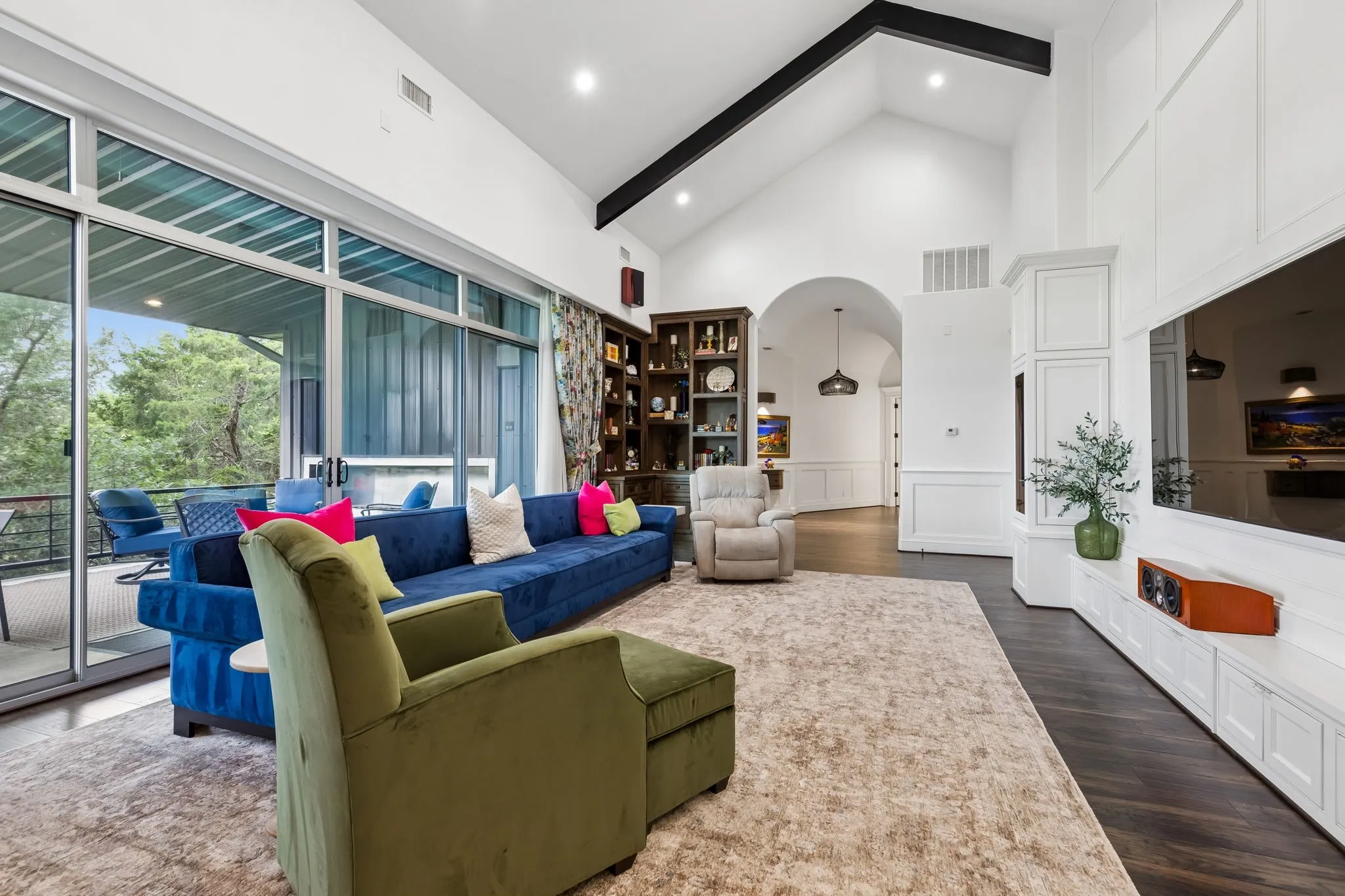 Single Family Residence For Sale in Cooke County , 1306 Morrow Road, Valley View, Texas 76272, 2 Bedrooms, 2 Bathrooms, Garage spaces, 3,999 Sqft, built in 2018, Price $2,800,000, mls#21283256, Real Estate Agent in Valley View, Homes For Sale in Cooke county, Homes For Sale in Valley View, Realtor in Valley View Texas, Real Estate Brokerage Independent Realty Texas, Luminita Cordes Realtor