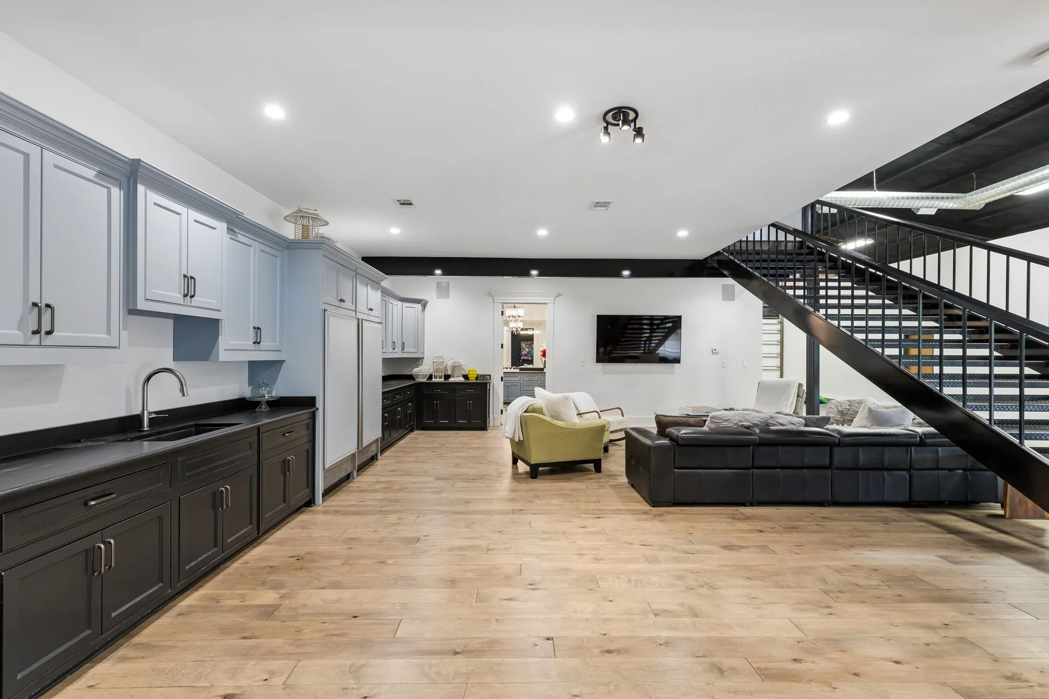Single Family Residence For Sale in Cooke County , 1306 Morrow Road, Valley View, Texas 76272, 2 Bedrooms, 2 Bathrooms, Garage spaces, 3,999 Sqft, built in 2018, Price $2,800,000, mls#21283256, Real Estate Agent in Valley View, Homes For Sale in Cooke county, Homes For Sale in Valley View, Realtor in Valley View Texas, Real Estate Brokerage Independent Realty Texas, Luminita Cordes Realtor