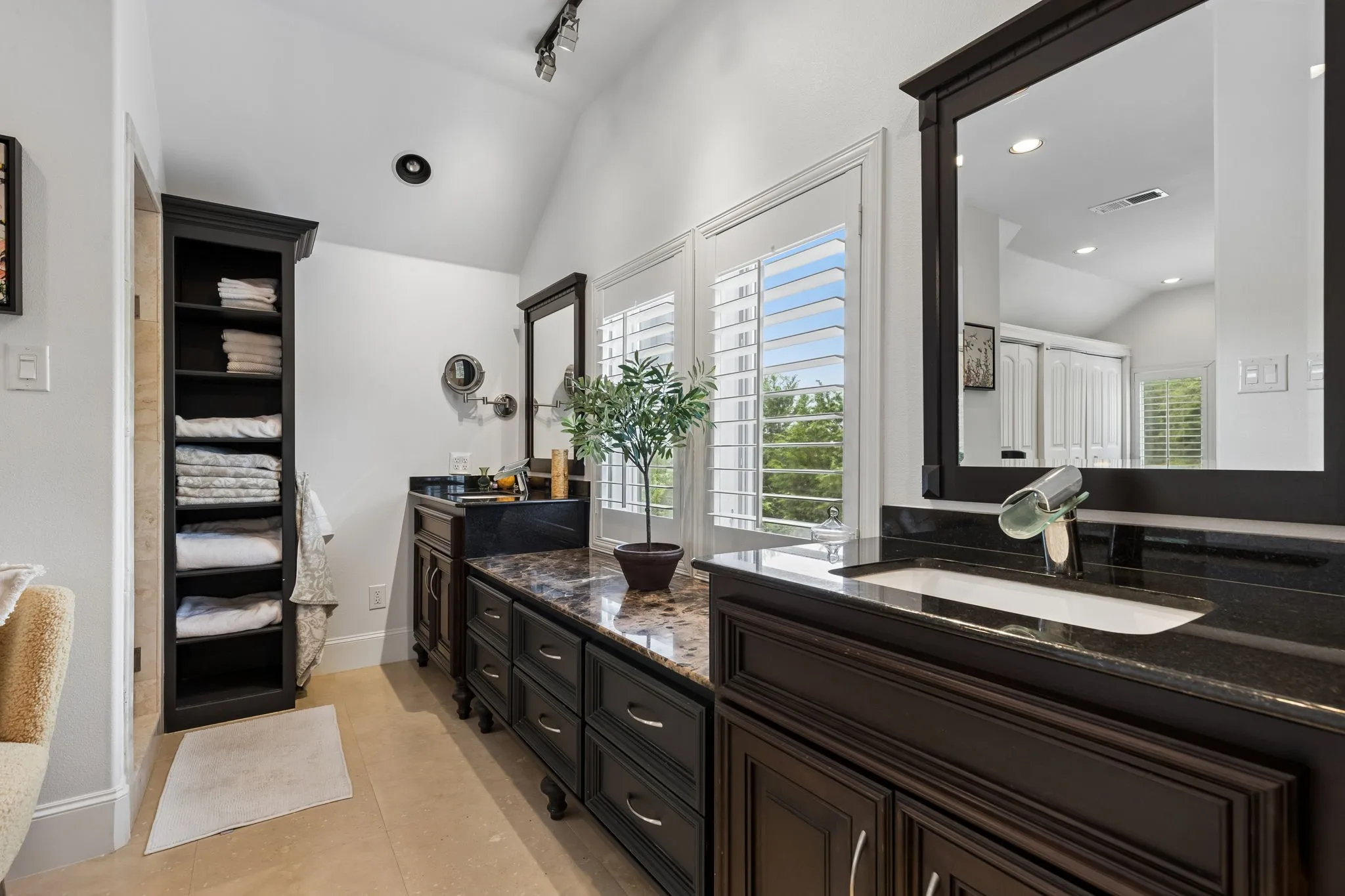 Single Family Residence For Sale in Cooke County , 1306 Morrow Road, Valley View, Texas 76272, 2 Bedrooms, 2 Bathrooms, Garage spaces, 3,999 Sqft, built in 2018, Price $2,800,000, mls#21283256, Real Estate Agent in Valley View, Homes For Sale in Cooke county, Homes For Sale in Valley View, Realtor in Valley View Texas, Real Estate Brokerage Independent Realty Texas, Luminita Cordes Realtor