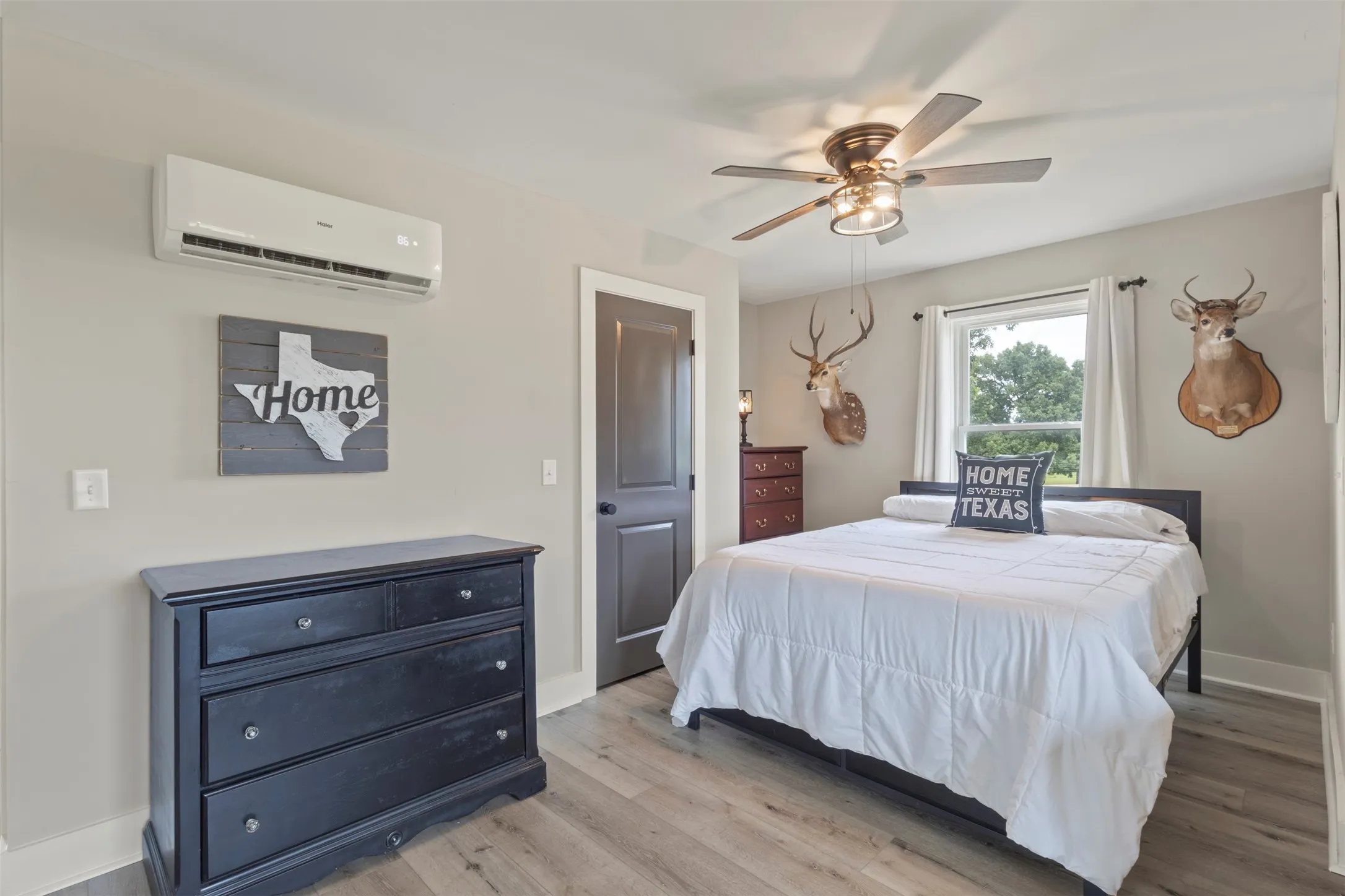 Single Family Residence For Sale in Van Zandt County , 2408 Vz County Road 3104, Edgewood, Texas 75117, 3 Bedroom, 4 Bathroom, 4 Garage spaces, 3,299 Sqft, built in 2024, mls#21281881, Real Estate Agent in Edgewood, Homes For Sale in Van Zandt county, Homes For Sale in Edgewood, Realtor in Edgewood Texas, Real Estate Brokerage Independent Realty Texas, Luminita Cordes Realtor