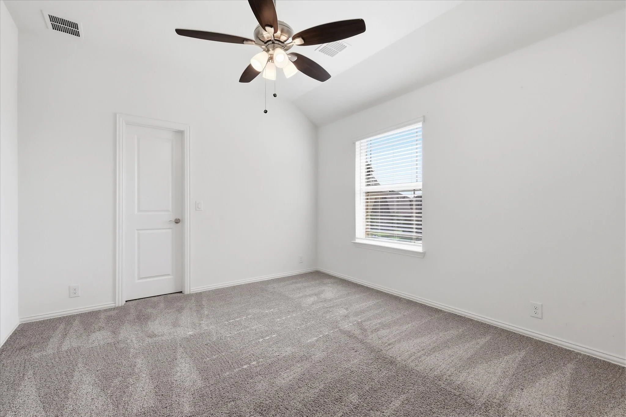 Single Family Residence For Sale in Denton County , 208 Lakewood Lane, Ponder, Texas 76259, 5 Bedroom, 4 Bathroom, 2 Garage spaces, 3,479 Sqft, built in 2023, Price $555,000, mls#21281706, Real Estate Agent in Ponder, Homes For Sale in Denton county, Homes For Sale in Ponder, Realtor in Ponder Texas, Real Estate Brokerage Independent Realty Texas, Luminita Cordes Realtor