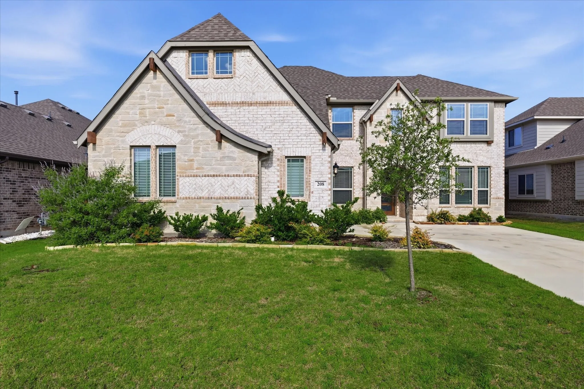Single Family Residence For Sale in Denton County , 208 Lakewood Lane, Ponder, Texas 76259, 5 Bedroom, 4 Bathroom, 2 Garage spaces, 3,479 Sqft, built in 2023, Price $555,000, mls#21281706, Real Estate Agent in Ponder, Homes For Sale in Denton county, Homes For Sale in Ponder, Realtor in Ponder Texas, Real Estate Brokerage Independent Realty Texas, Luminita Cordes Realtor