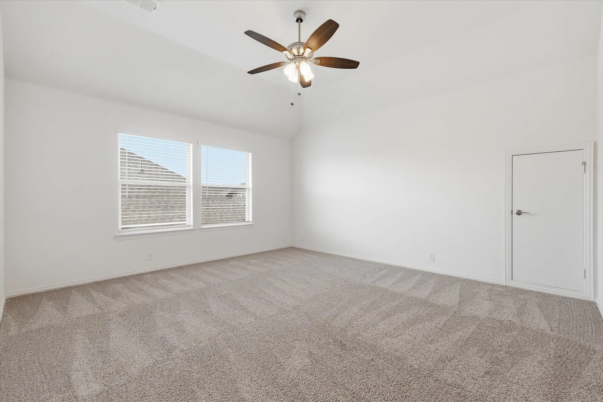 Single Family Residence For Sale in Denton County , 208 Lakewood Lane, Ponder, Texas 76259, 5 Bedroom, 4 Bathroom, 2 Garage spaces, 3,479 Sqft, built in 2023, Price $555,000, mls#21281706, Real Estate Agent in Ponder, Homes For Sale in Denton county, Homes For Sale in Ponder, Realtor in Ponder Texas, Real Estate Brokerage Independent Realty Texas, Luminita Cordes Realtor