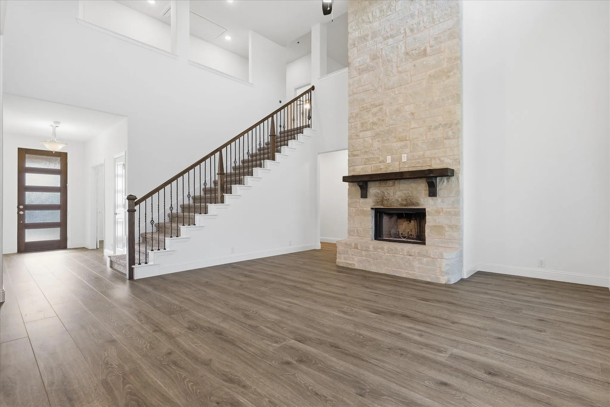 Single Family Residence For Sale in Denton County , 208 Lakewood Lane, Ponder, Texas 76259, 5 Bedroom, 4 Bathroom, 2 Garage spaces, 3,479 Sqft, built in 2023, Price $555,000, mls#21281706, Real Estate Agent in Ponder, Homes For Sale in Denton county, Homes For Sale in Ponder, Realtor in Ponder Texas, Real Estate Brokerage Independent Realty Texas, Luminita Cordes Realtor
