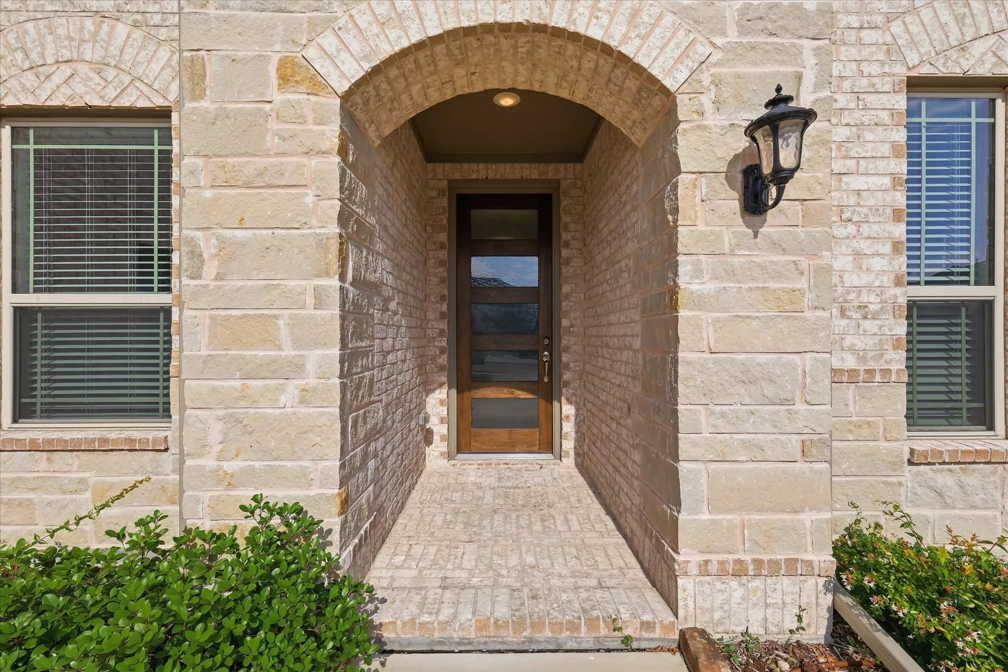 Single Family Residence For Sale in Denton County , 208 Lakewood Lane, Ponder, Texas 76259, 5 Bedroom, 4 Bathroom, 2 Garage spaces, 3,479 Sqft, built in 2023, Price $555,000, mls#21281706, Real Estate Agent in Ponder, Homes For Sale in Denton county, Homes For Sale in Ponder, Realtor in Ponder Texas, Real Estate Brokerage Independent Realty Texas, Luminita Cordes Realtor