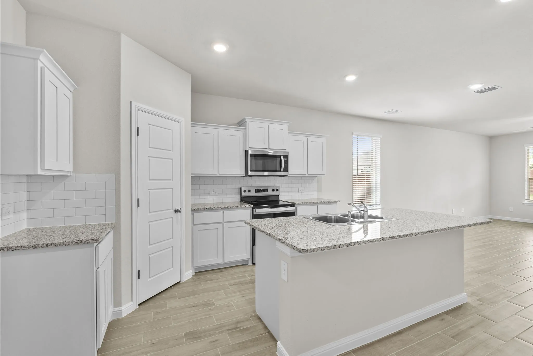 Single Family Residence For Sale in Hood County , 1936 Preakness Drive, Granbury, Texas 76049, 4 Bedroom, 3 Bathroom, 2 Garage spaces, 2,231 Sqft, built in 2025, mls#21283291, Real Estate Agent in Granbury, Homes For Sale in Hood county, Homes For Sale in Granbury, Realtor in Granbury Texas, Real Estate Brokerage Independent Realty Texas, Luminita Cordes Realtor