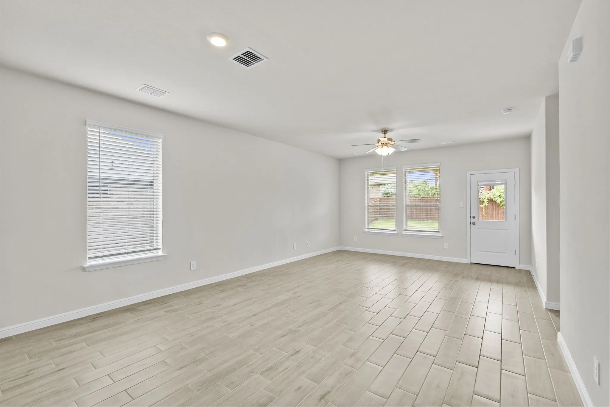 Single Family Residence For Sale in Hood County , 1936 Preakness Drive, Granbury, Texas 76049, 4 Bedroom, 3 Bathroom, 2 Garage spaces, 2,231 Sqft, built in 2025, mls#21283291, Real Estate Agent in Granbury, Homes For Sale in Hood county, Homes For Sale in Granbury, Realtor in Granbury Texas, Real Estate Brokerage Independent Realty Texas, Luminita Cordes Realtor