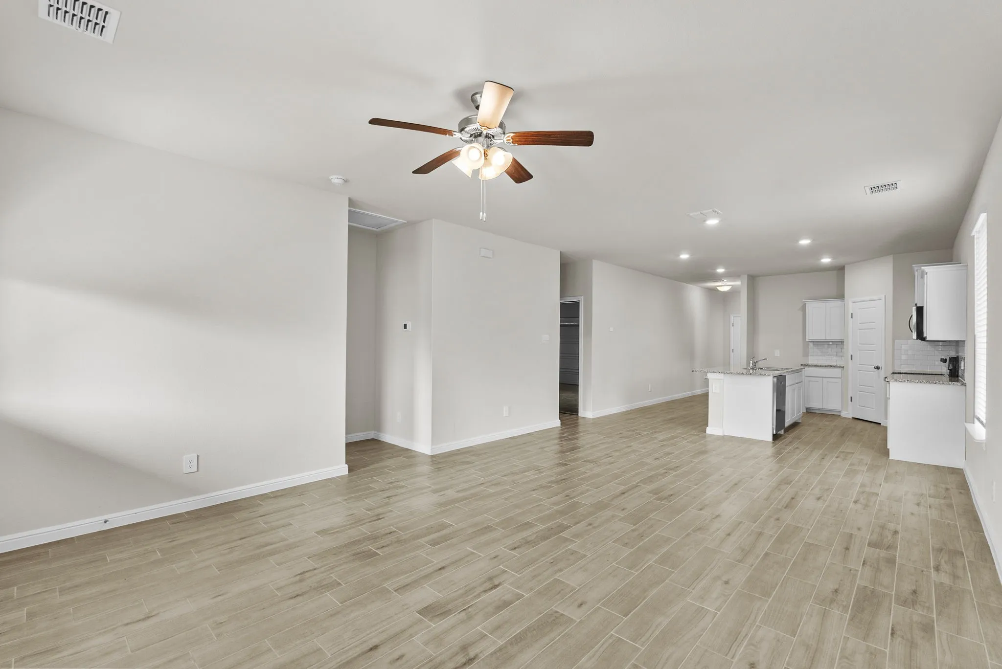 Single Family Residence For Sale in Hood County , 1936 Preakness Drive, Granbury, Texas 76049, 4 Bedroom, 3 Bathroom, 2 Garage spaces, 2,231 Sqft, built in 2025, mls#21283291, Real Estate Agent in Granbury, Homes For Sale in Hood county, Homes For Sale in Granbury, Realtor in Granbury Texas, Real Estate Brokerage Independent Realty Texas, Luminita Cordes Realtor
