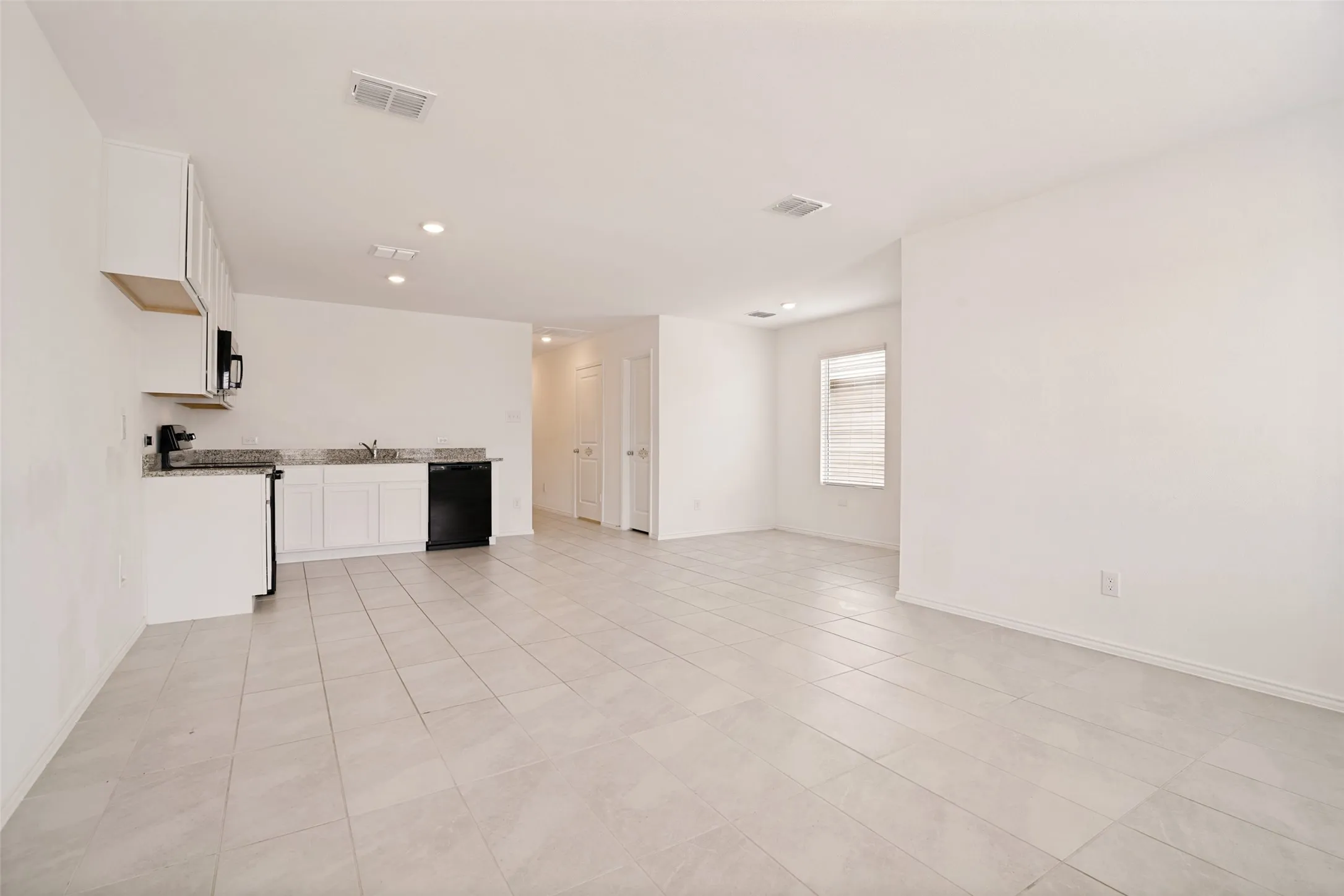 Single Family Residence For Sale in Collin County , 149 Thresher Lane, Princeton, Texas 75407, 3 Bedroom, 2 Bathroom, Garage spaces, 1,155 Sqft, built in 2023, mls#21282769, Real Estate Agent in Princeton, Homes For Sale in Collin county, Homes For Sale in Princeton, Realtor in Princeton Texas, Real Estate Brokerage Independent Realty Texas, Luminita Cordes Realtor
