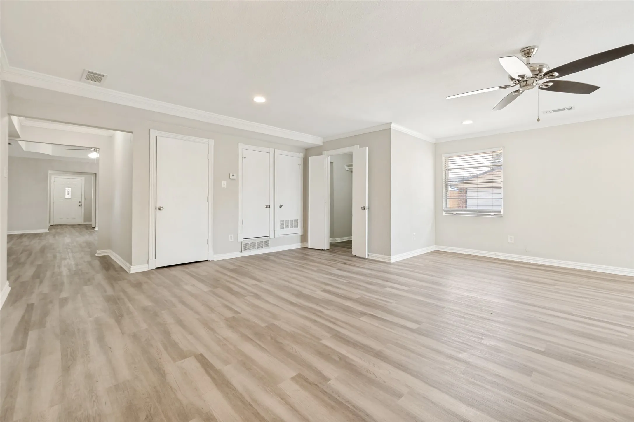 Single Family Residence For Sale in Dallas County , 1317 Mount Vernon Drive, Mesquite, Texas 75149, 4 Bedrooms, 2 Bathrooms, 2 Garage spaces, 2,317 Sqft, built in 1968, Price $360,000, mls#21283239, Real Estate Agent in Mesquite, Homes For Sale in Dallas county, Homes For Sale in Mesquite, Realtor in Mesquite Texas, Real Estate Brokerage Independent Realty Texas, Luminita Cordes Realtor