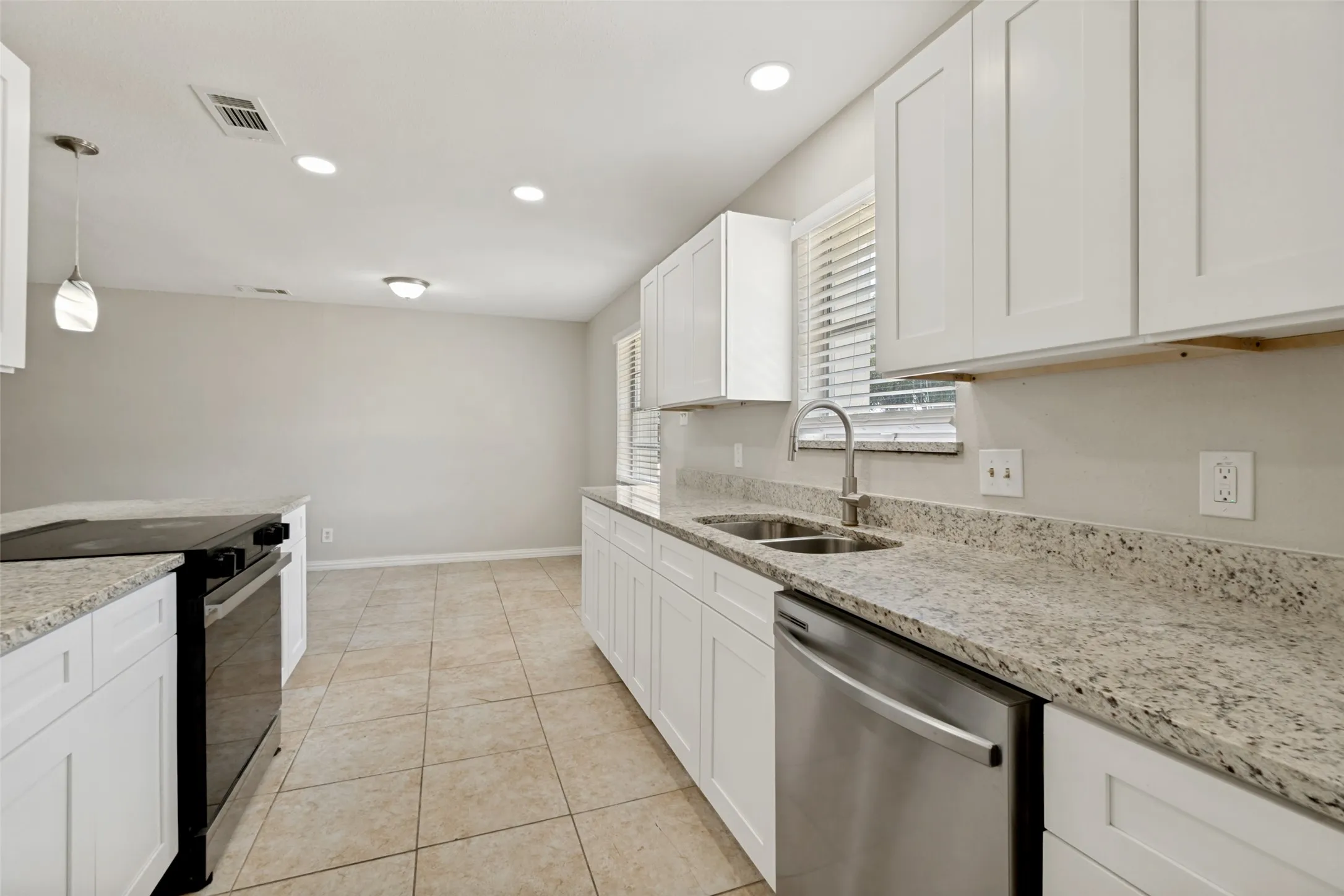 Single Family Residence For Sale in Dallas County , 1317 Mount Vernon Drive, Mesquite, Texas 75149, 4 Bedrooms, 2 Bathrooms, 2 Garage spaces, 2,317 Sqft, built in 1968, Price $360,000, mls#21283239, Real Estate Agent in Mesquite, Homes For Sale in Dallas county, Homes For Sale in Mesquite, Realtor in Mesquite Texas, Real Estate Brokerage Independent Realty Texas, Luminita Cordes Realtor