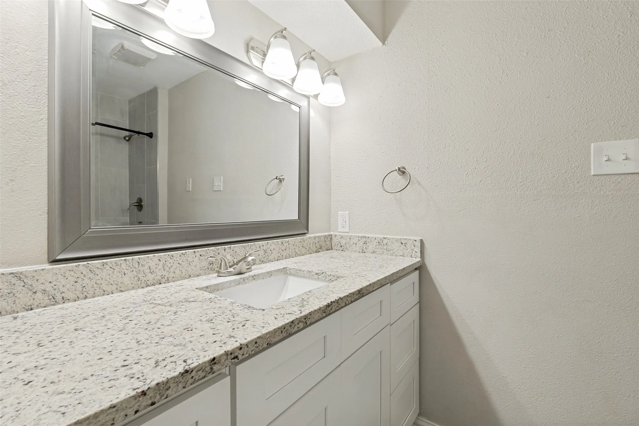 Single Family Residence For Sale in Dallas County , 1317 Mount Vernon Drive, Mesquite, Texas 75149, 4 Bedrooms, 2 Bathrooms, 2 Garage spaces, 2,317 Sqft, built in 1968, Price $360,000, mls#21283239, Real Estate Agent in Mesquite, Homes For Sale in Dallas county, Homes For Sale in Mesquite, Realtor in Mesquite Texas, Real Estate Brokerage Independent Realty Texas, Luminita Cordes Realtor