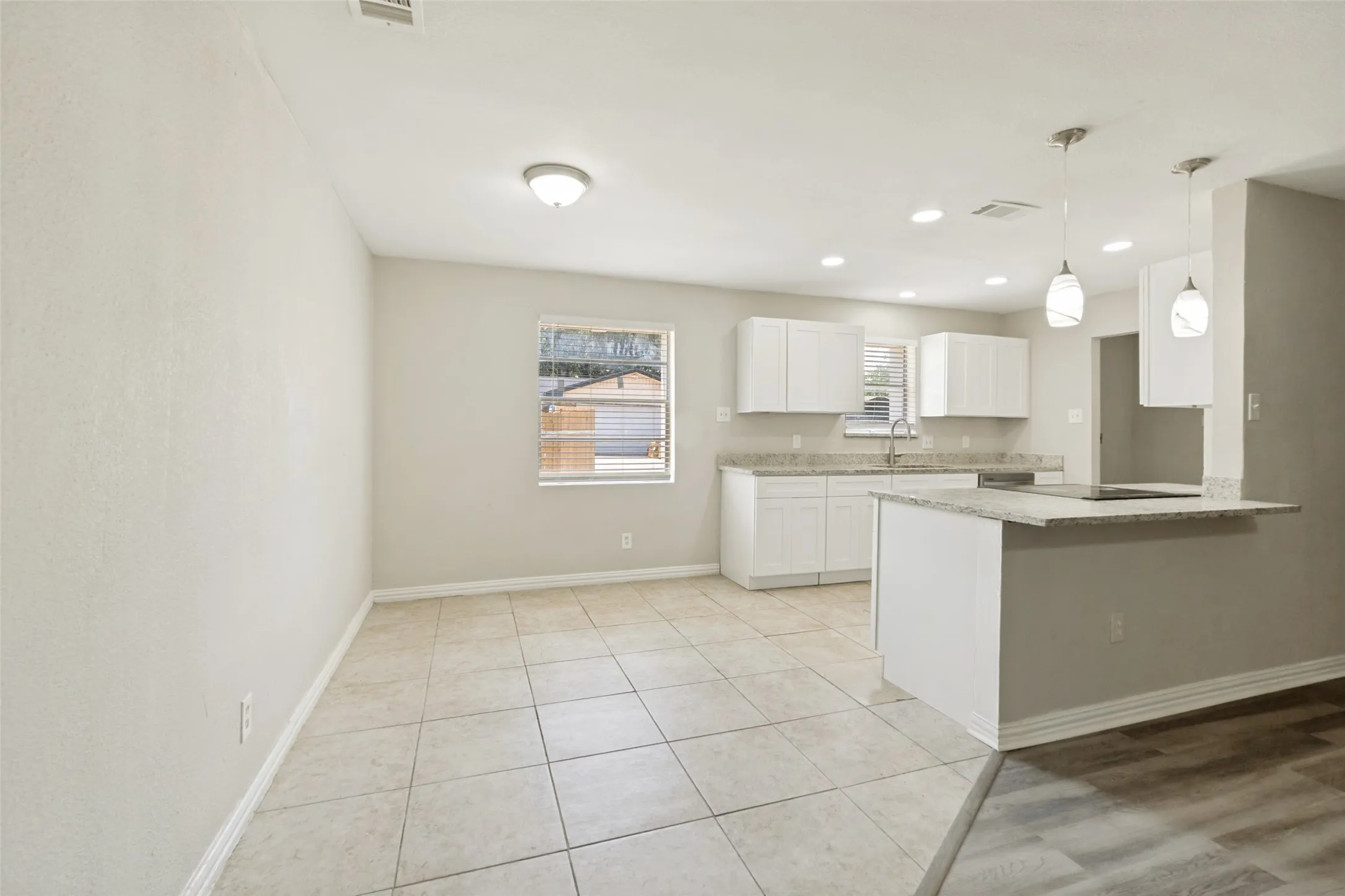 Single Family Residence For Sale in Dallas County , 1317 Mount Vernon Drive, Mesquite, Texas 75149, 4 Bedrooms, 2 Bathrooms, 2 Garage spaces, 2,317 Sqft, built in 1968, Price $360,000, mls#21283239, Real Estate Agent in Mesquite, Homes For Sale in Dallas county, Homes For Sale in Mesquite, Realtor in Mesquite Texas, Real Estate Brokerage Independent Realty Texas, Luminita Cordes Realtor