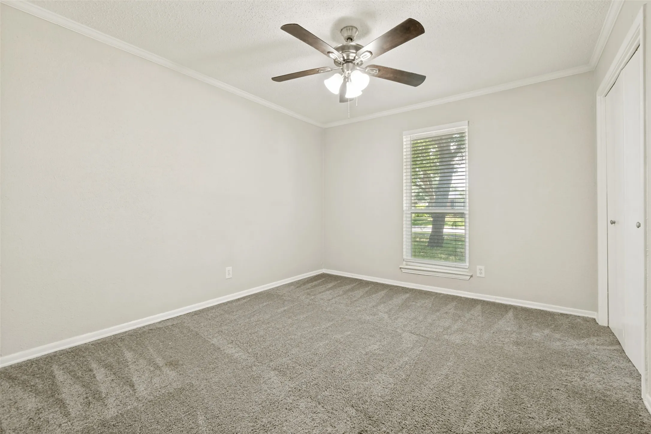 Single Family Residence For Sale in Dallas County , 1317 Mount Vernon Drive, Mesquite, Texas 75149, 4 Bedrooms, 2 Bathrooms, 2 Garage spaces, 2,317 Sqft, built in 1968, Price $360,000, mls#21283239, Real Estate Agent in Mesquite, Homes For Sale in Dallas county, Homes For Sale in Mesquite, Realtor in Mesquite Texas, Real Estate Brokerage Independent Realty Texas, Luminita Cordes Realtor