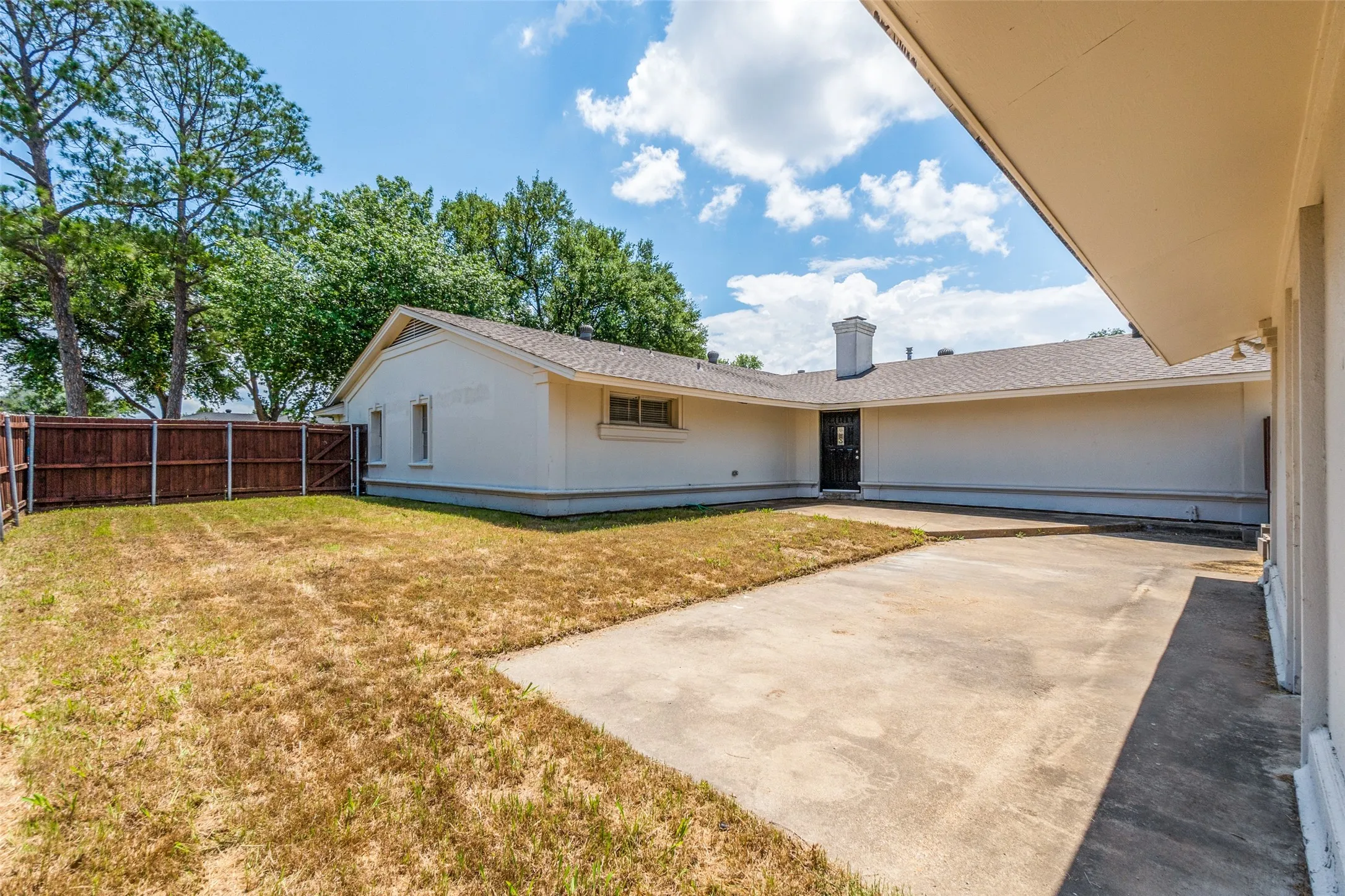 Single Family Residence For Sale in Dallas County , 1317 Mount Vernon Drive, Mesquite, Texas 75149, 4 Bedrooms, 2 Bathrooms, 2 Garage spaces, 2,317 Sqft, built in 1968, Price $360,000, mls#21283239, Real Estate Agent in Mesquite, Homes For Sale in Dallas county, Homes For Sale in Mesquite, Realtor in Mesquite Texas, Real Estate Brokerage Independent Realty Texas, Luminita Cordes Realtor