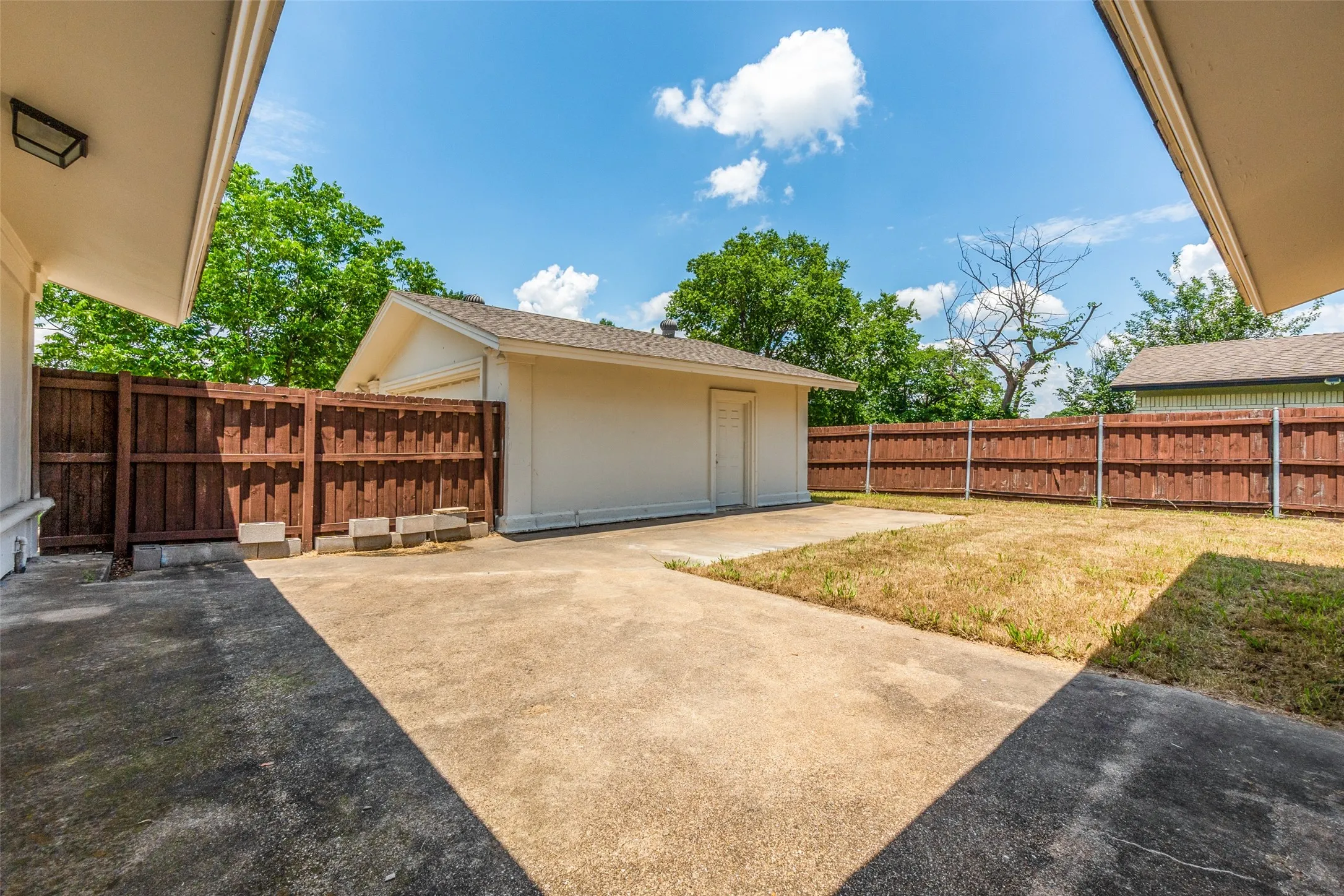 Single Family Residence For Sale in Dallas County , 1317 Mount Vernon Drive, Mesquite, Texas 75149, 4 Bedrooms, 2 Bathrooms, 2 Garage spaces, 2,317 Sqft, built in 1968, Price $360,000, mls#21283239, Real Estate Agent in Mesquite, Homes For Sale in Dallas county, Homes For Sale in Mesquite, Realtor in Mesquite Texas, Real Estate Brokerage Independent Realty Texas, Luminita Cordes Realtor