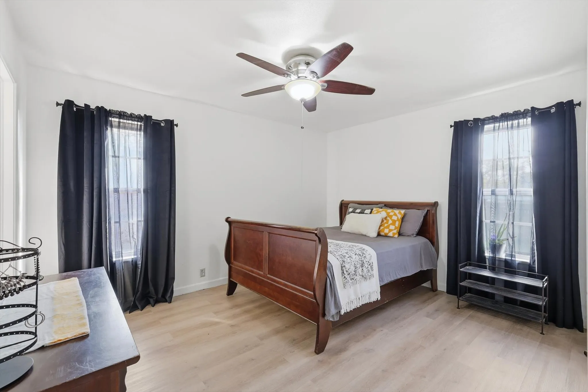 Single Family Residence For Sale in Denton County , 612 N 10th Street, Sanger, Texas 76266, 3 Bedroom, 2 Bathroom, 2 Garage spaces, 1,423 Sqft, built in 1969, Price $255,900, mls#21283293, Real Estate Agent in Sanger, Homes For Sale in Denton county, Homes For Sale in Sanger, Realtor in Sanger Texas, Real Estate Brokerage Independent Realty Texas, Luminita Cordes Realtor