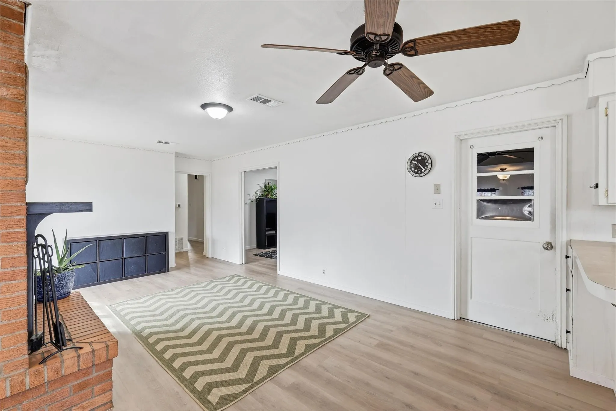 Single Family Residence For Sale in Denton County , 612 N 10th Street, Sanger, Texas 76266, 3 Bedroom, 2 Bathroom, 2 Garage spaces, 1,423 Sqft, built in 1969, Price $255,900, mls#21283293, Real Estate Agent in Sanger, Homes For Sale in Denton county, Homes For Sale in Sanger, Realtor in Sanger Texas, Real Estate Brokerage Independent Realty Texas, Luminita Cordes Realtor