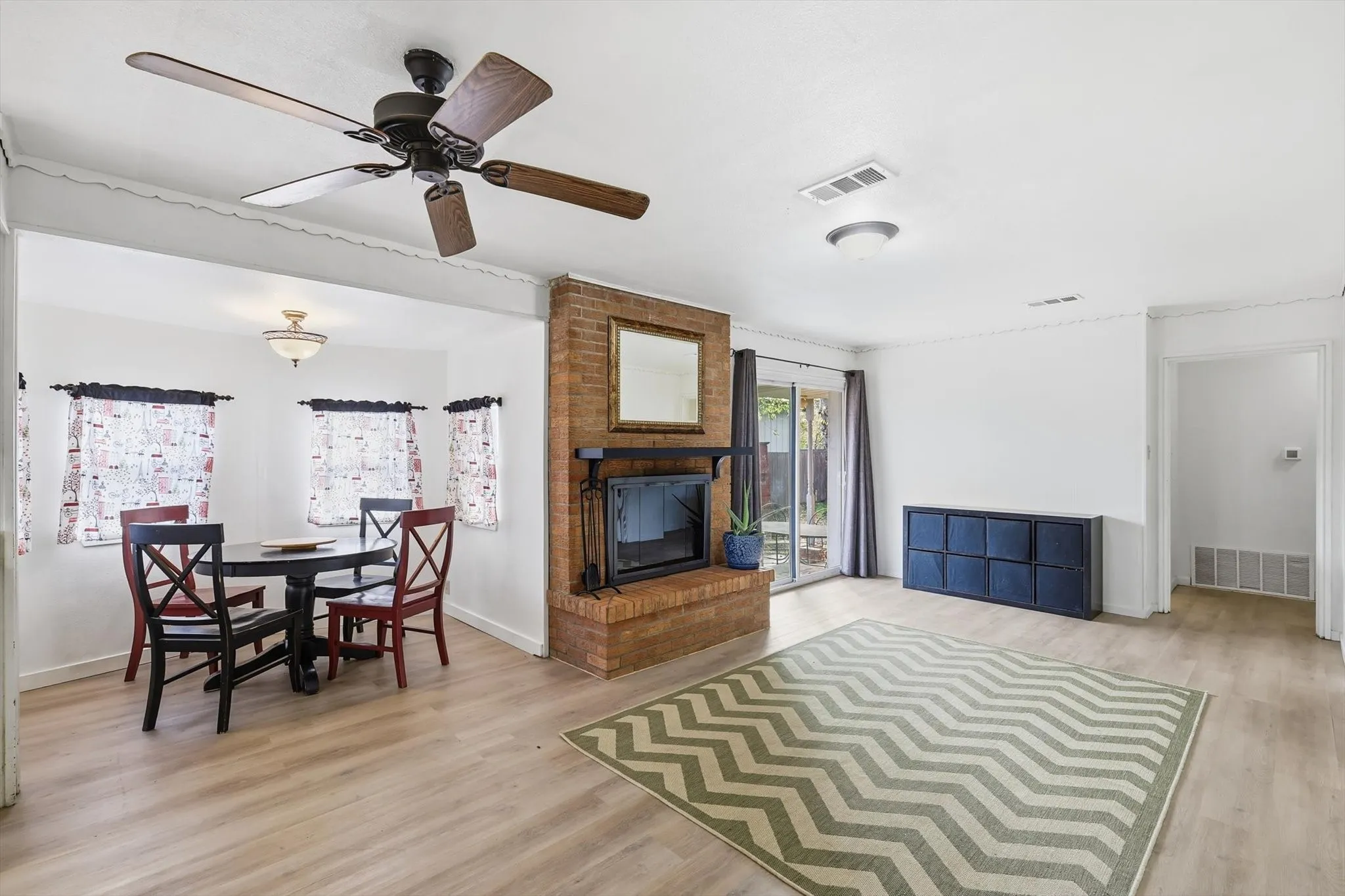 Single Family Residence For Sale in Denton County , 612 N 10th Street, Sanger, Texas 76266, 3 Bedroom, 2 Bathroom, 2 Garage spaces, 1,423 Sqft, built in 1969, Price $255,900, mls#21283293, Real Estate Agent in Sanger, Homes For Sale in Denton county, Homes For Sale in Sanger, Realtor in Sanger Texas, Real Estate Brokerage Independent Realty Texas, Luminita Cordes Realtor