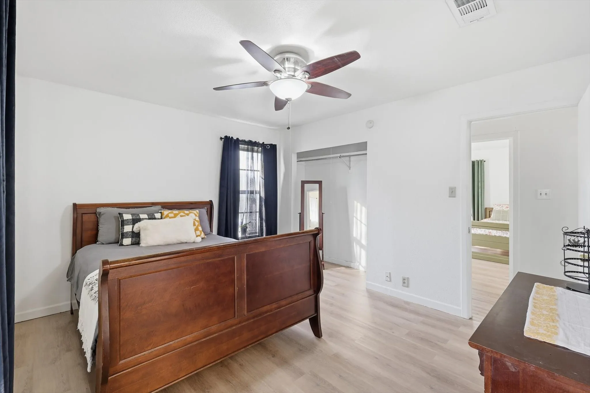 Single Family Residence For Sale in Denton County , 612 N 10th Street, Sanger, Texas 76266, 3 Bedroom, 2 Bathroom, 2 Garage spaces, 1,423 Sqft, built in 1969, Price $255,900, mls#21283293, Real Estate Agent in Sanger, Homes For Sale in Denton county, Homes For Sale in Sanger, Realtor in Sanger Texas, Real Estate Brokerage Independent Realty Texas, Luminita Cordes Realtor