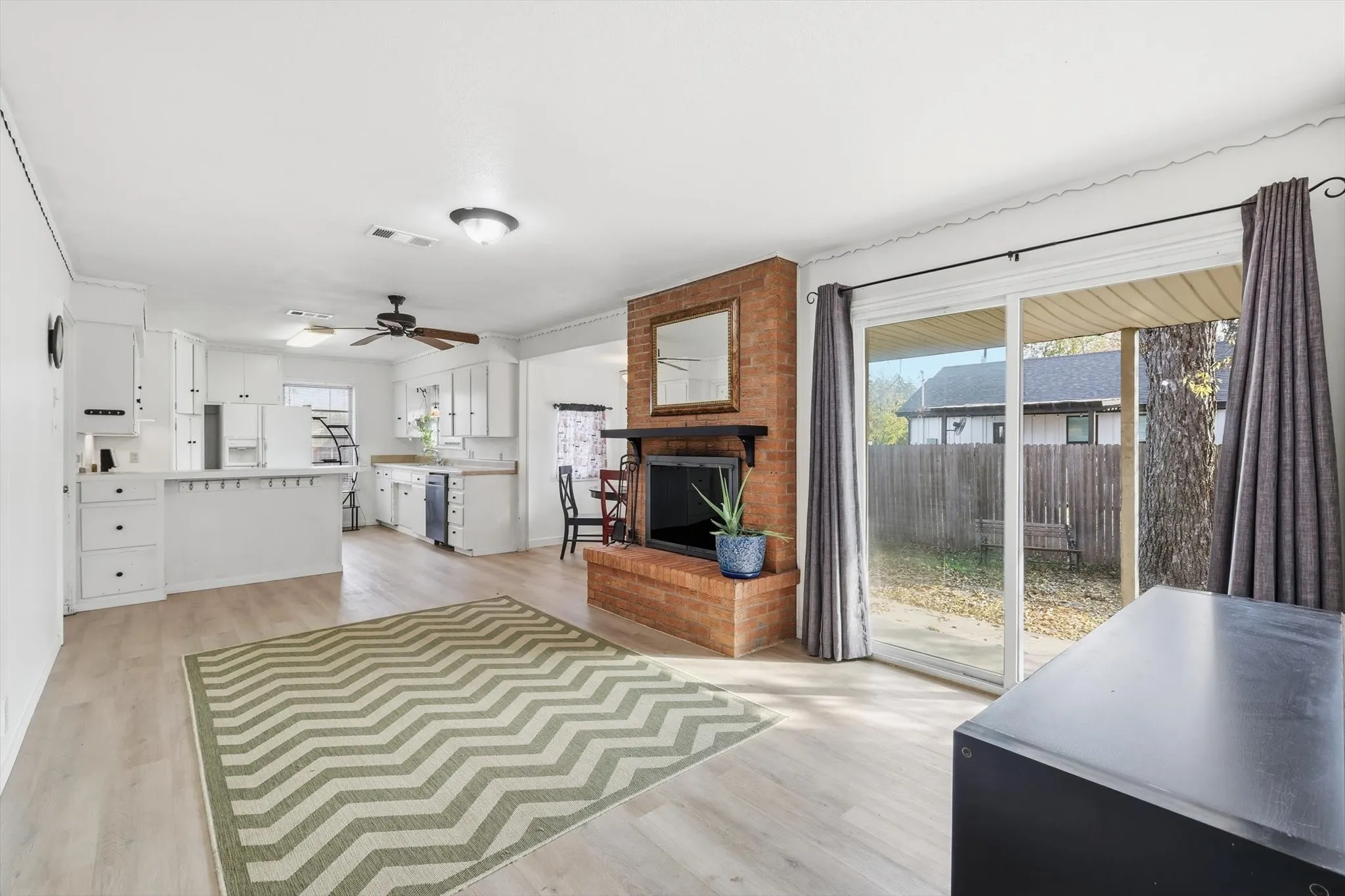 Single Family Residence For Sale in Denton County , 612 N 10th Street, Sanger, Texas 76266, 3 Bedroom, 2 Bathroom, 2 Garage spaces, 1,423 Sqft, built in 1969, Price $255,900, mls#21283293, Real Estate Agent in Sanger, Homes For Sale in Denton county, Homes For Sale in Sanger, Realtor in Sanger Texas, Real Estate Brokerage Independent Realty Texas, Luminita Cordes Realtor