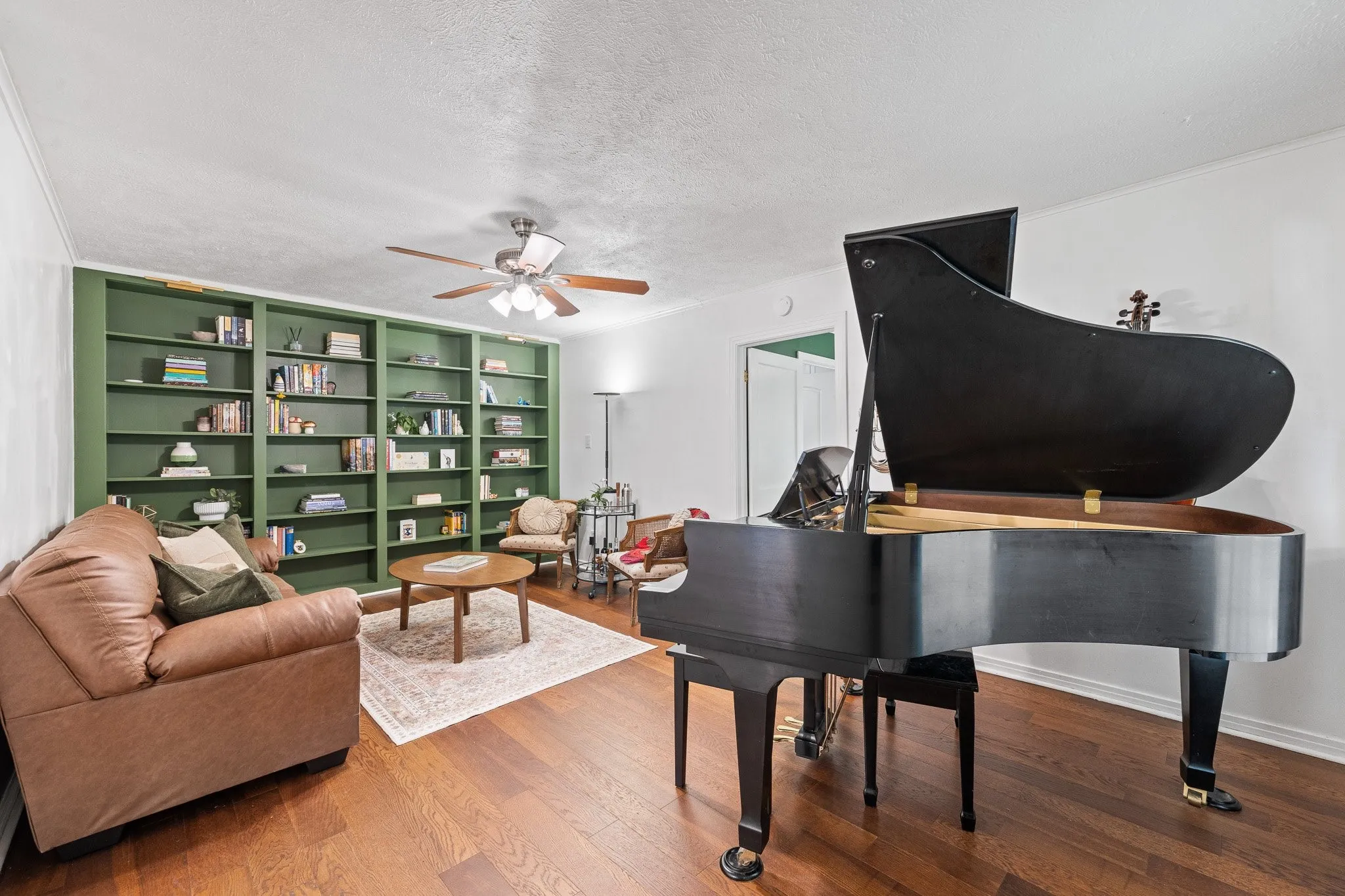 Single Family Residence For Sale in Tarrant County , 602 Harrisdale Avenue, River Oaks, Texas 76114, 3 Bedroom, 2 Bathroom, 1 Garage spaces, 1,344 Sqft, built in 1946, mls#21282267, Real Estate Agent in River Oaks, Homes For Sale in Tarrant county, Homes For Sale in River Oaks, Realtor in River Oaks Texas, Real Estate Brokerage Independent Realty Texas, Luminita Cordes Realtor