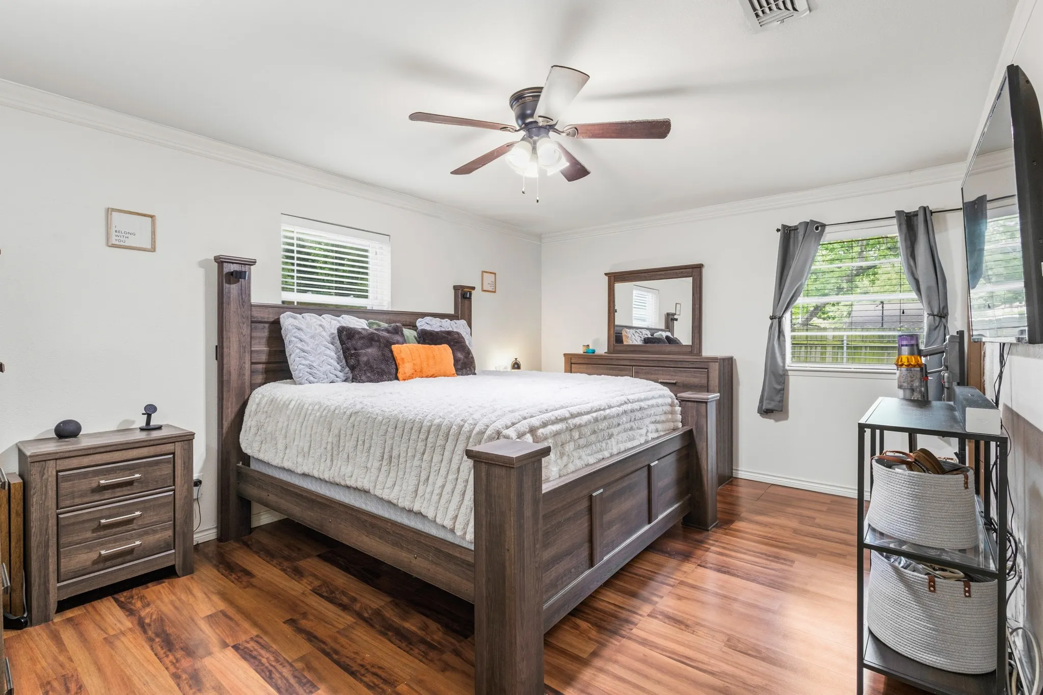 Single Family Residence For Sale in Tarrant County , 2804 Mintwood Place, Arlington, Texas 76016, 3 Bedroom, 2 Bathroom, 2 Garage spaces, 1,537 Sqft, built in 1973, mls#21283312, Real Estate Agent in Arlington, Homes For Sale in Tarrant county, Homes For Sale in Arlington, Realtor in Arlington Texas, Real Estate Brokerage Independent Realty Texas, Luminita Cordes Realtor