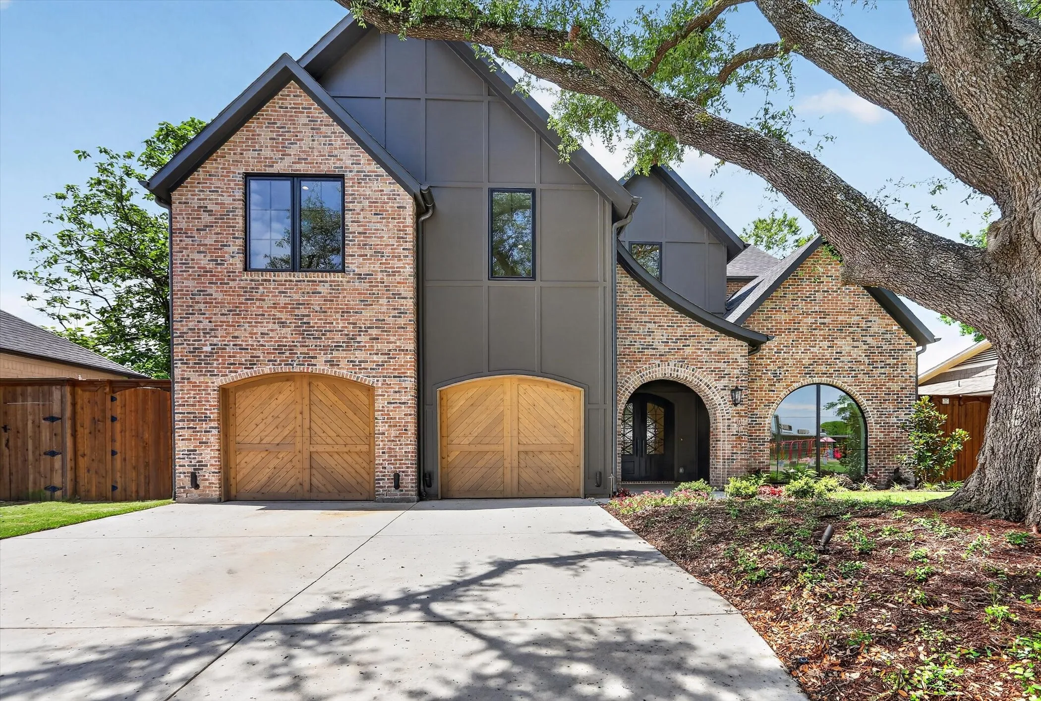 Single Family Residence For Sale in Dallas County , 10140 Lakemere Drive, Dallas, Texas 75238, 5 Bedroom, 4 Bathroom, 2 Garage spaces, 4,232 Sqft, built in 2026, Price $1,785,000, mls#21283326, Real Estate Agent in Dallas, Homes For Sale in Dallas county, Homes For Sale in Dallas, Realtor in Dallas Texas, Real Estate Brokerage Independent Realty Texas, Luminita Cordes Realtor