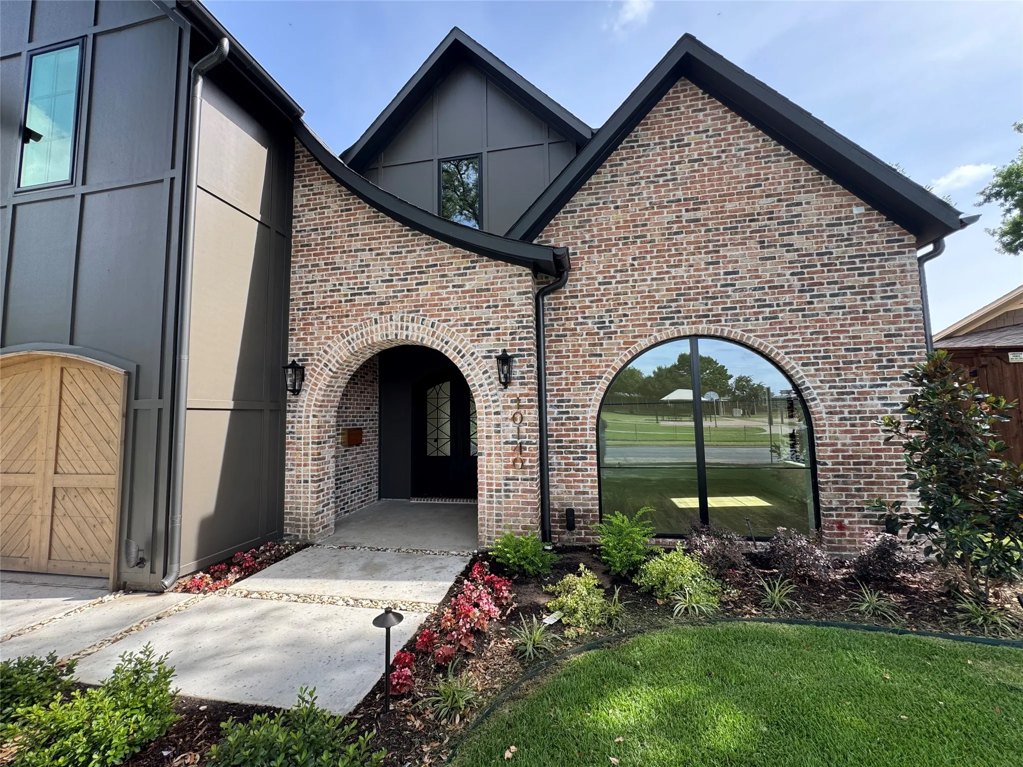 Single Family Residence For Sale in Dallas County , 10140 Lakemere Drive, Dallas, Texas 75238, 5 Bedroom, 4 Bathroom, 2 Garage spaces, 4,232 Sqft, built in 2026, Price $1,785,000, mls#21283326, Real Estate Agent in Dallas, Homes For Sale in Dallas county, Homes For Sale in Dallas, Realtor in Dallas Texas, Real Estate Brokerage Independent Realty Texas, Luminita Cordes Realtor
