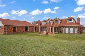 Single Family Residence For Sale in Ellis County , 1110 Bryson Lane, Midlothian, Texas 76065, 6 Bedrooms, 6 Bathrooms, 3 Garage spaces, 7,720 Sqft, built in 1999, Price $1,224,900, mls#21283343, Real Estate Agent in Midlothian, Homes For Sale in Ellis county, Homes For Sale in Midlothian, Realtor in Midlothian Texas, Real Estate Brokerage Independent Realty Texas, Luminita Cordes Realtor