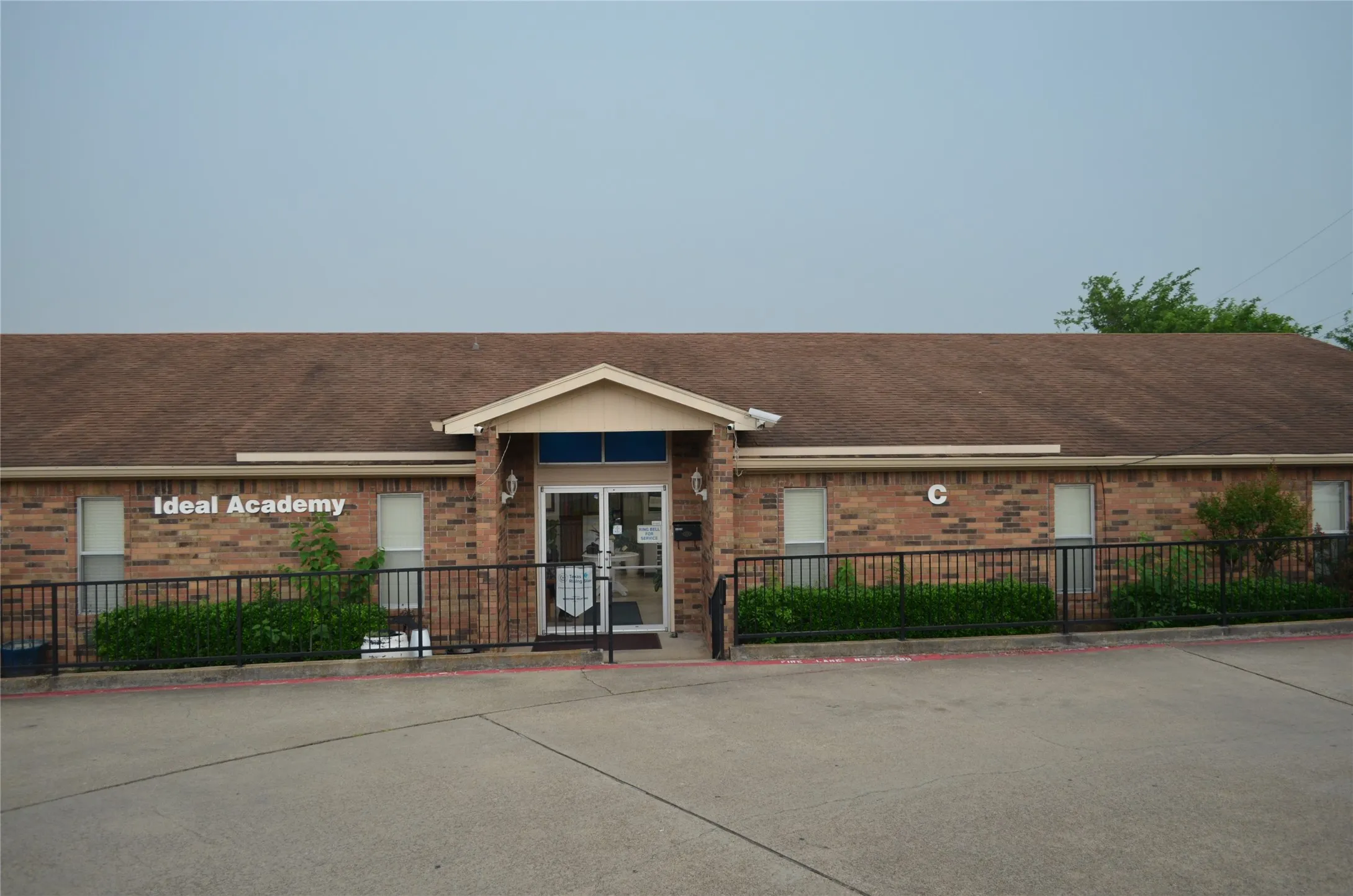Business For Rent in Dallas County , 1000 E Red Bird Lane C, Dallas, Texas 75241, 0, 0, Garage spaces, 0 Sqft, built in 2013, Price $21,000, mls#21277404, Real Estate Agent in Dallas, Homes For Rent in Dallas county, Homes For Rent in Dallas, Realtor in Dallas Texas, Real Estate Brokerage Independent Realty Texas, Luminita Cordes Realtor
