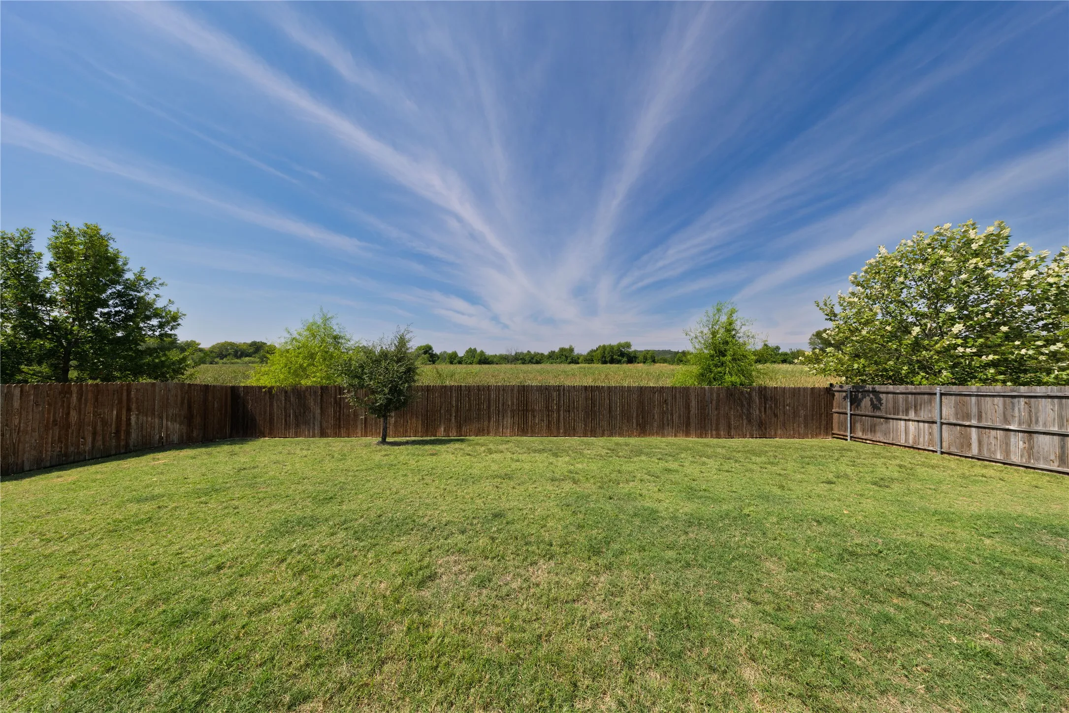 Single Family Residence For Sale in Denton County , 9608 Creekmere Drive, Denton, Texas 76226, 4 Bedroom, 4 Bathroom, 2 Garage spaces, 3,166 Sqft, built in 2018, mls#21283392, Real Estate Agent in Denton, Homes For Sale in Denton county, Homes For Sale in Denton, Realtor in Denton Texas, Real Estate Brokerage Independent Realty Texas, Luminita Cordes Realtor