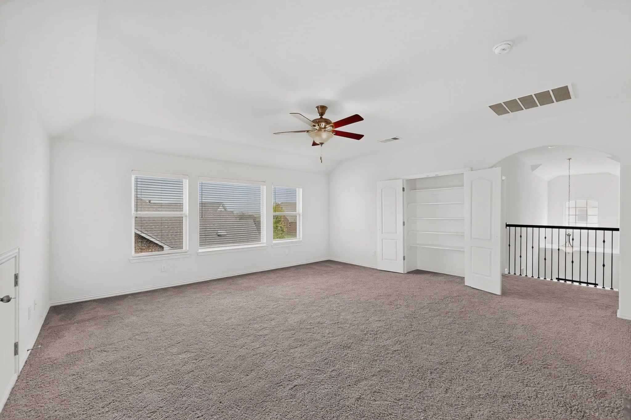 Single Family Residence For Sale in Denton County , 9608 Creekmere Drive, Denton, Texas 76226, 4 Bedroom, 4 Bathroom, 2 Garage spaces, 3,166 Sqft, built in 2018, mls#21283392, Real Estate Agent in Denton, Homes For Sale in Denton county, Homes For Sale in Denton, Realtor in Denton Texas, Real Estate Brokerage Independent Realty Texas, Luminita Cordes Realtor