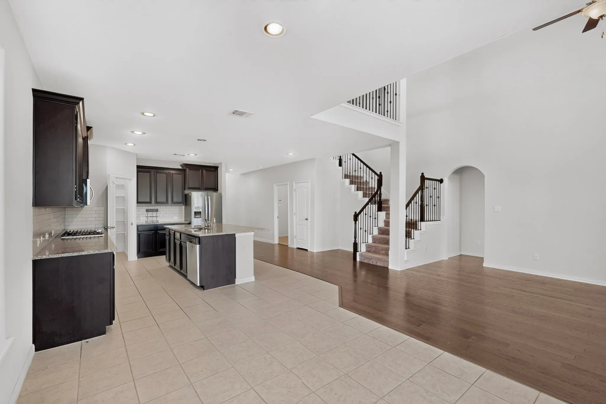 Single Family Residence For Sale in Denton County , 9608 Creekmere Drive, Denton, Texas 76226, 4 Bedroom, 4 Bathroom, 2 Garage spaces, 3,166 Sqft, built in 2018, mls#21283392, Real Estate Agent in Denton, Homes For Sale in Denton county, Homes For Sale in Denton, Realtor in Denton Texas, Real Estate Brokerage Independent Realty Texas, Luminita Cordes Realtor