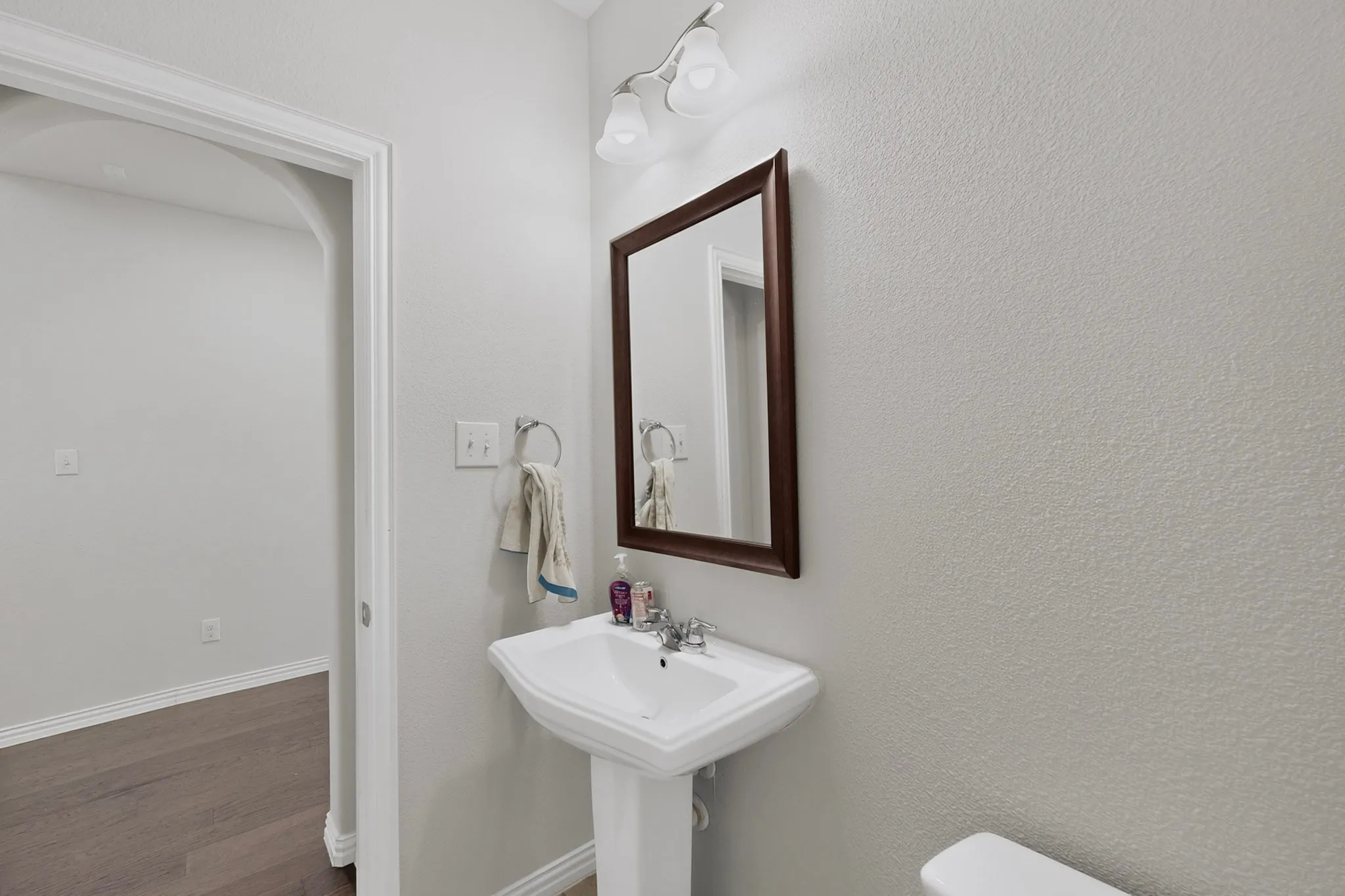 Single Family Residence For Sale in Denton County , 9608 Creekmere Drive, Denton, Texas 76226, 4 Bedroom, 4 Bathroom, 2 Garage spaces, 3,166 Sqft, built in 2018, mls#21283392, Real Estate Agent in Denton, Homes For Sale in Denton county, Homes For Sale in Denton, Realtor in Denton Texas, Real Estate Brokerage Independent Realty Texas, Luminita Cordes Realtor
