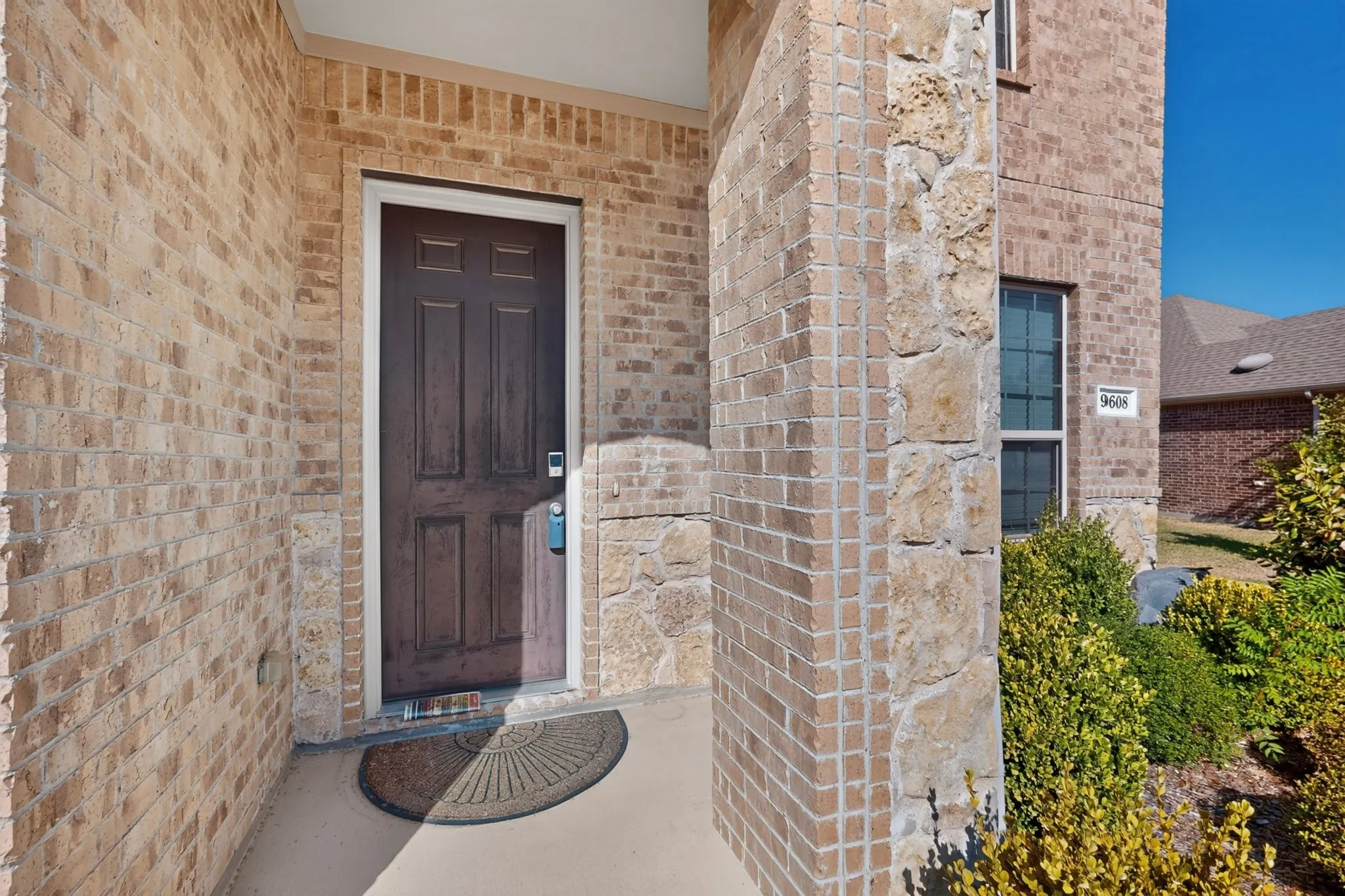 Single Family Residence For Sale in Denton County , 9608 Creekmere Drive, Denton, Texas 76226, 4 Bedroom, 4 Bathroom, 2 Garage spaces, 3,166 Sqft, built in 2018, mls#21283392, Real Estate Agent in Denton, Homes For Sale in Denton county, Homes For Sale in Denton, Realtor in Denton Texas, Real Estate Brokerage Independent Realty Texas, Luminita Cordes Realtor