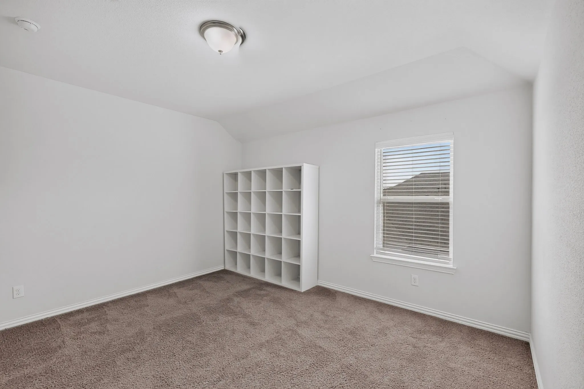 Single Family Residence For Sale in Denton County , 9608 Creekmere Drive, Denton, Texas 76226, 4 Bedroom, 4 Bathroom, 2 Garage spaces, 3,166 Sqft, built in 2018, mls#21283392, Real Estate Agent in Denton, Homes For Sale in Denton county, Homes For Sale in Denton, Realtor in Denton Texas, Real Estate Brokerage Independent Realty Texas, Luminita Cordes Realtor