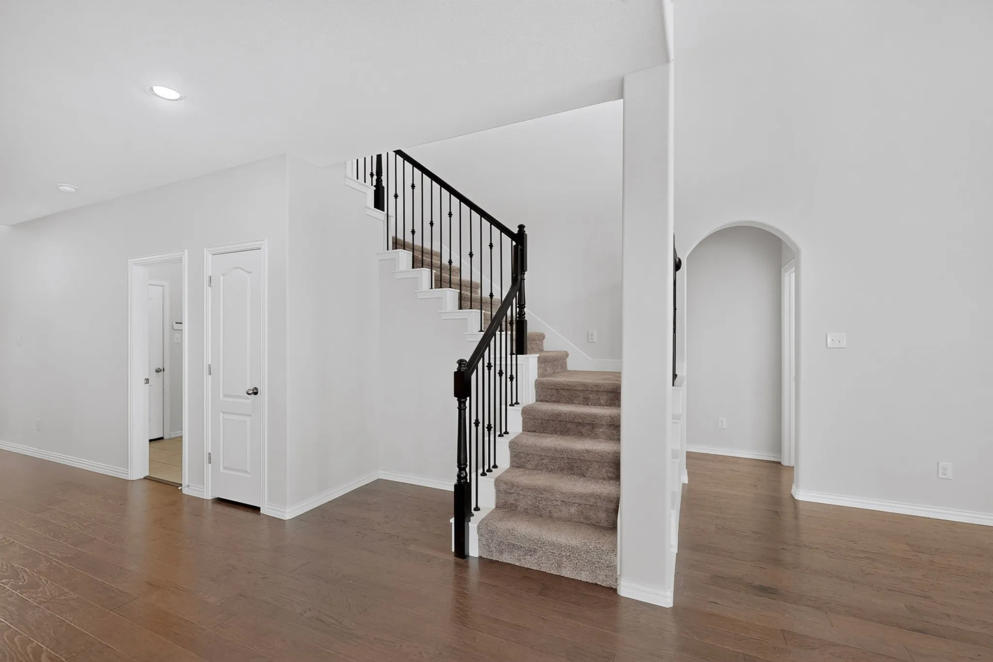 Single Family Residence For Sale in Denton County , 9608 Creekmere Drive, Denton, Texas 76226, 4 Bedroom, 4 Bathroom, 2 Garage spaces, 3,166 Sqft, built in 2018, mls#21283392, Real Estate Agent in Denton, Homes For Sale in Denton county, Homes For Sale in Denton, Realtor in Denton Texas, Real Estate Brokerage Independent Realty Texas, Luminita Cordes Realtor