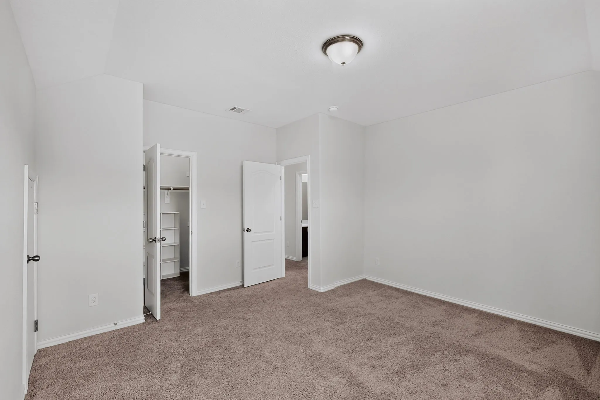 Single Family Residence For Sale in Denton County , 9608 Creekmere Drive, Denton, Texas 76226, 4 Bedroom, 4 Bathroom, 2 Garage spaces, 3,166 Sqft, built in 2018, mls#21283392, Real Estate Agent in Denton, Homes For Sale in Denton county, Homes For Sale in Denton, Realtor in Denton Texas, Real Estate Brokerage Independent Realty Texas, Luminita Cordes Realtor