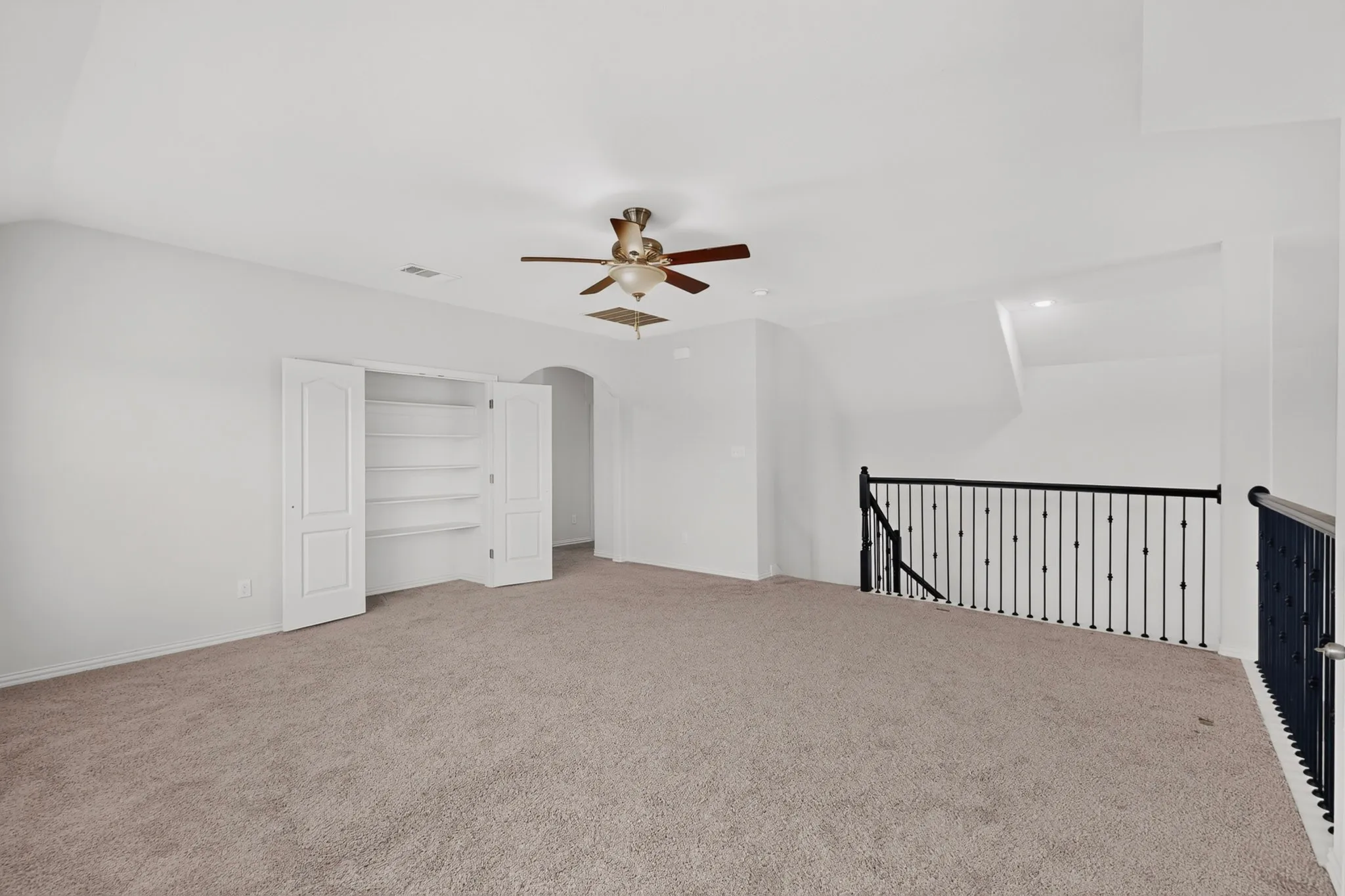 Single Family Residence For Sale in Denton County , 9608 Creekmere Drive, Denton, Texas 76226, 4 Bedroom, 4 Bathroom, 2 Garage spaces, 3,166 Sqft, built in 2018, mls#21283392, Real Estate Agent in Denton, Homes For Sale in Denton county, Homes For Sale in Denton, Realtor in Denton Texas, Real Estate Brokerage Independent Realty Texas, Luminita Cordes Realtor