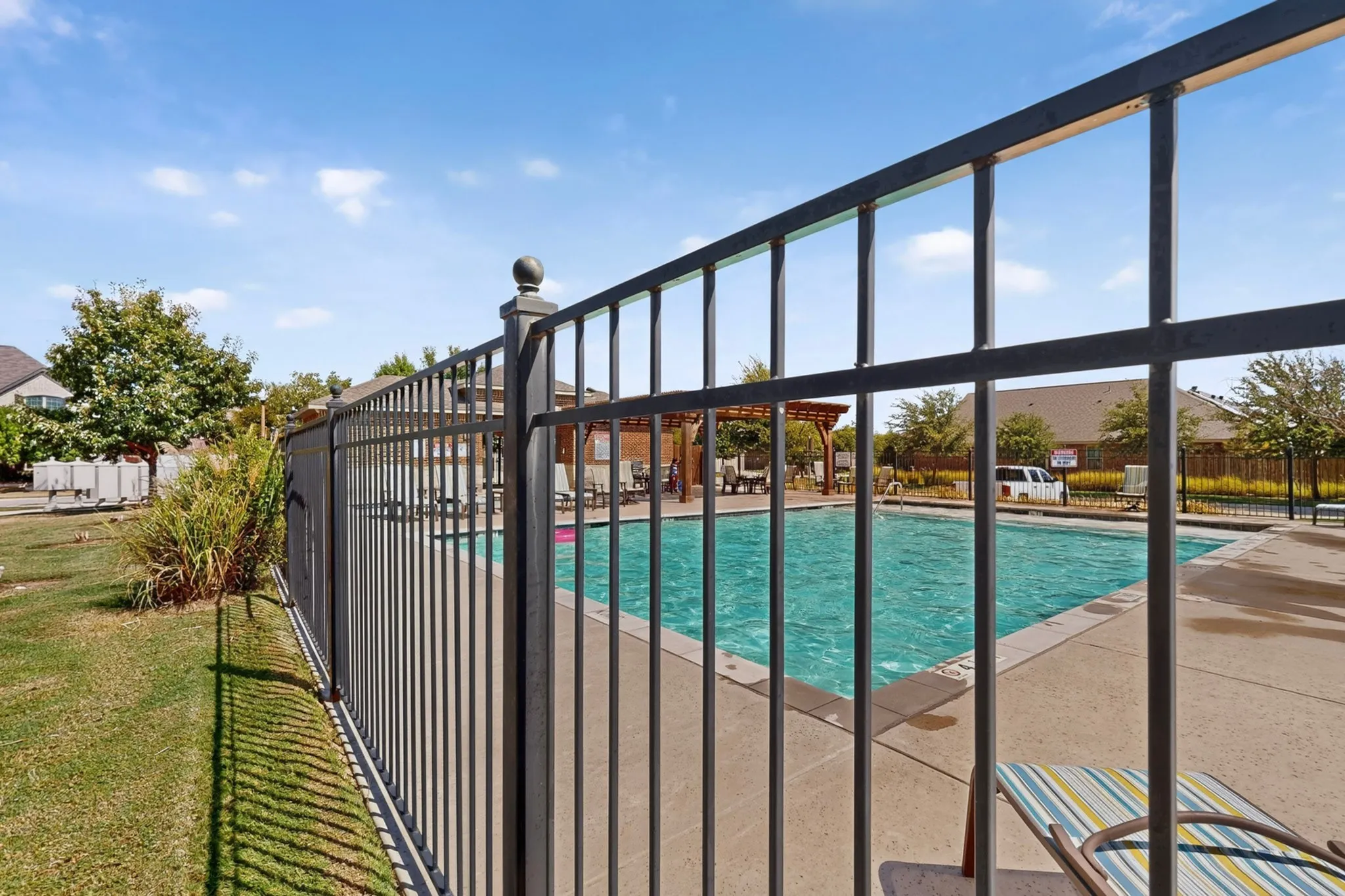 Single Family Residence For Sale in Denton County , 9608 Creekmere Drive, Denton, Texas 76226, 4 Bedroom, 4 Bathroom, 2 Garage spaces, 3,166 Sqft, built in 2018, mls#21283392, Real Estate Agent in Denton, Homes For Sale in Denton county, Homes For Sale in Denton, Realtor in Denton Texas, Real Estate Brokerage Independent Realty Texas, Luminita Cordes Realtor