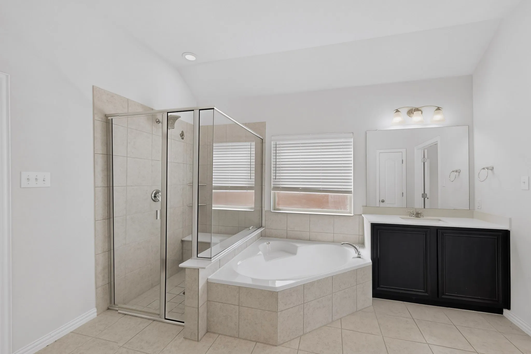 Single Family Residence For Sale in Denton County , 9608 Creekmere Drive, Denton, Texas 76226, 4 Bedroom, 4 Bathroom, 2 Garage spaces, 3,166 Sqft, built in 2018, mls#21283392, Real Estate Agent in Denton, Homes For Sale in Denton county, Homes For Sale in Denton, Realtor in Denton Texas, Real Estate Brokerage Independent Realty Texas, Luminita Cordes Realtor