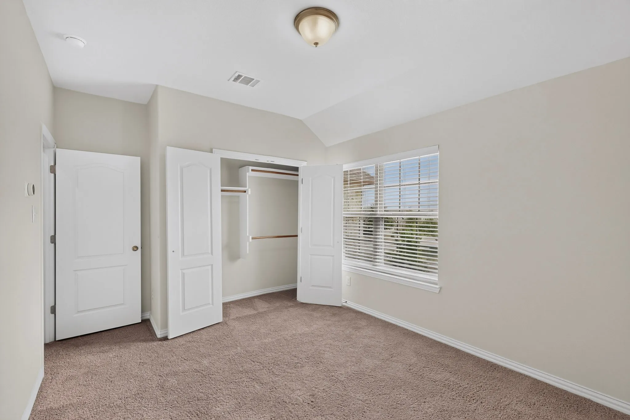 Single Family Residence For Sale in Denton County , 9608 Creekmere Drive, Denton, Texas 76226, 4 Bedroom, 4 Bathroom, 2 Garage spaces, 3,166 Sqft, built in 2018, mls#21283392, Real Estate Agent in Denton, Homes For Sale in Denton county, Homes For Sale in Denton, Realtor in Denton Texas, Real Estate Brokerage Independent Realty Texas, Luminita Cordes Realtor