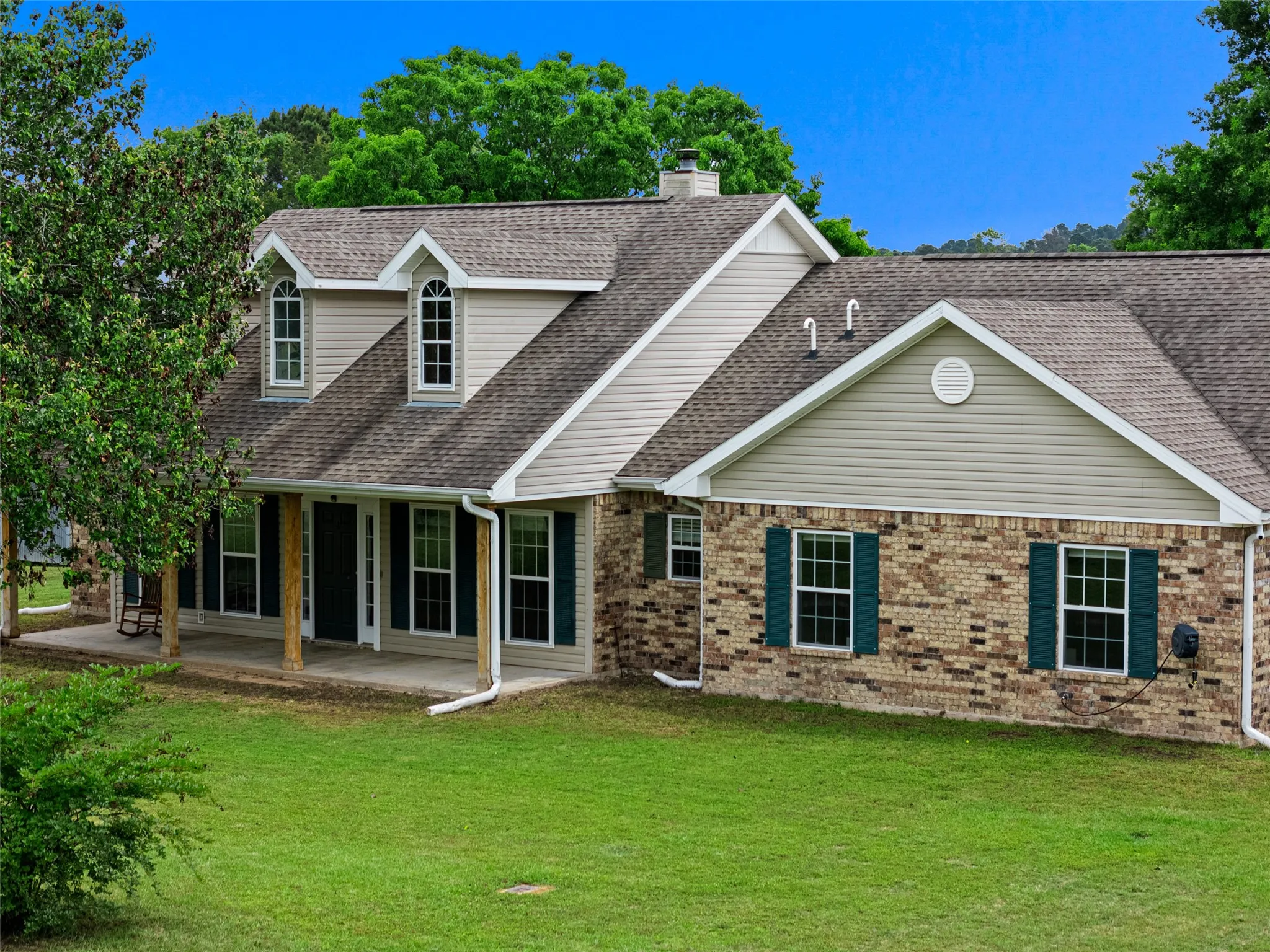 Single Family Residence For Sale in Upshur County , 152 Black Hawk Lane, Gilmer, Texas 75645, 3 Bedroom, 3 Bathroom, Garage spaces, 2,444 Sqft, built in 2001, mls#21283387, Real Estate Agent in Gilmer, Homes For Sale in Upshur county, Homes For Sale in Gilmer, Realtor in Gilmer Texas, Real Estate Brokerage Independent Realty Texas, Luminita Cordes Realtor