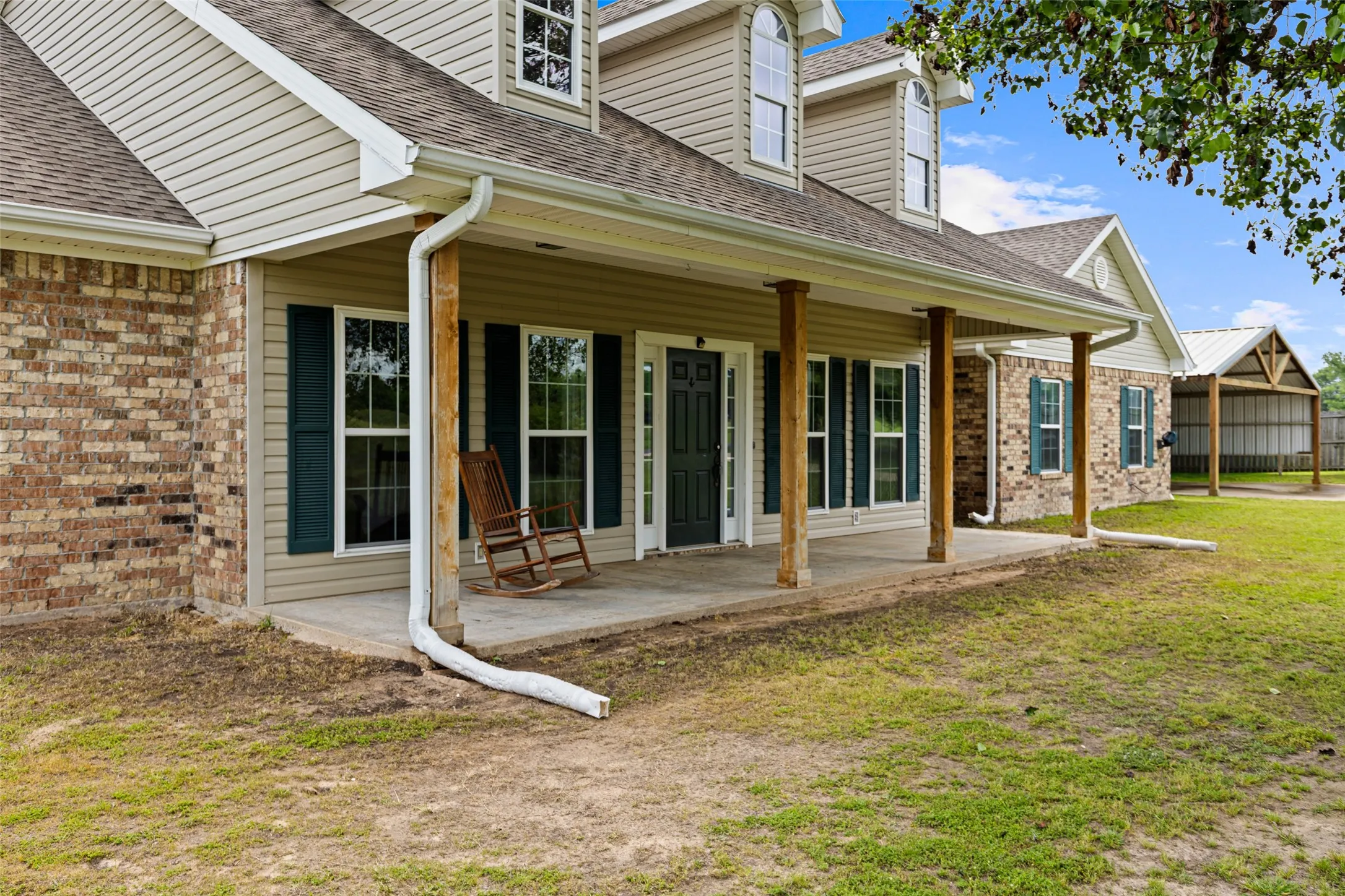 Single Family Residence For Sale in Upshur County , 152 Black Hawk Lane, Gilmer, Texas 75645, 3 Bedroom, 3 Bathroom, Garage spaces, 2,444 Sqft, built in 2001, mls#21283387, Real Estate Agent in Gilmer, Homes For Sale in Upshur county, Homes For Sale in Gilmer, Realtor in Gilmer Texas, Real Estate Brokerage Independent Realty Texas, Luminita Cordes Realtor